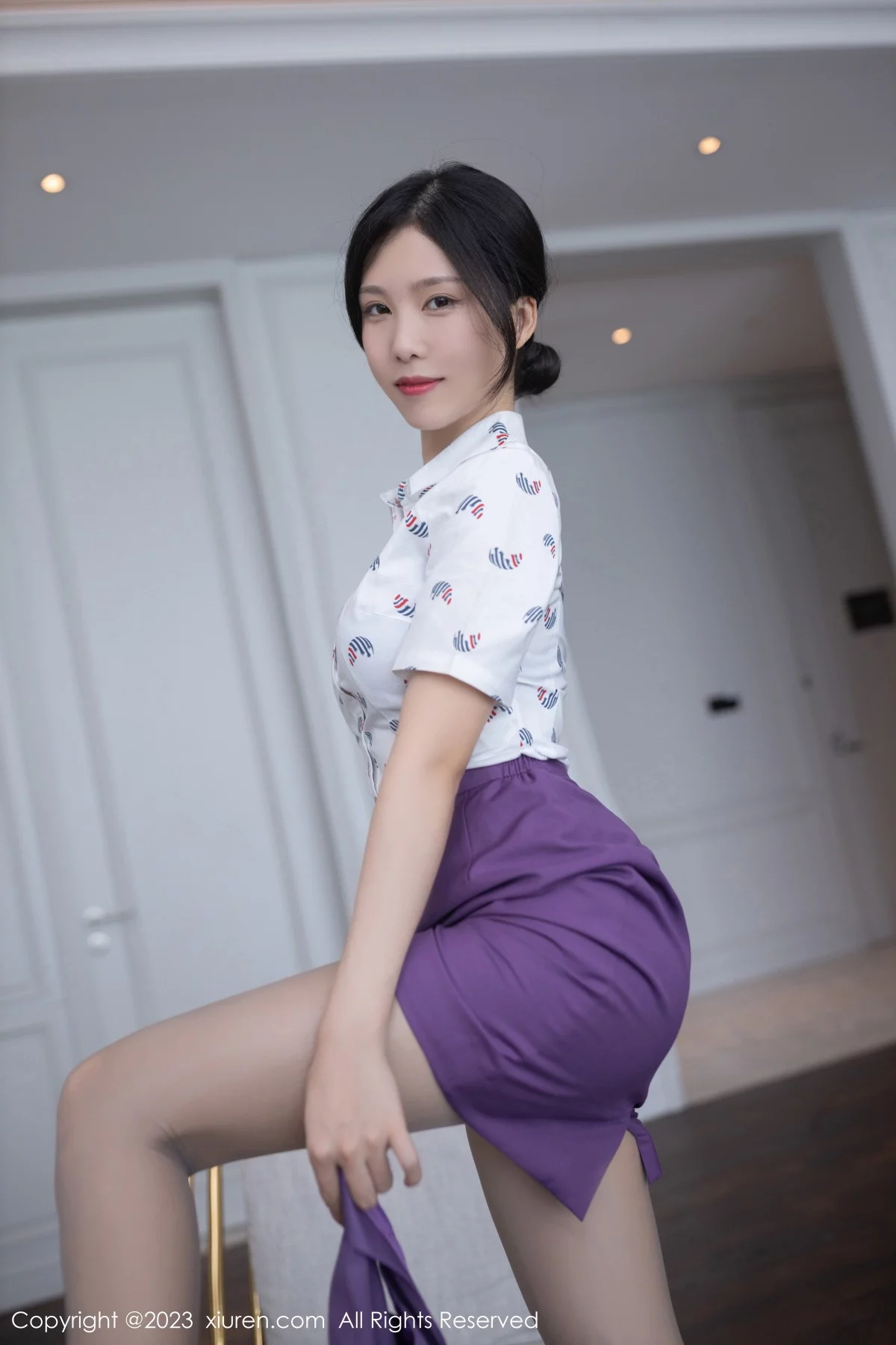 [[XiuRen秀人网]秀人网]No.6084_模特利世脱空姐制服露紫色内衣配超薄黑丝秀曼妙身姿诱惑写真78P