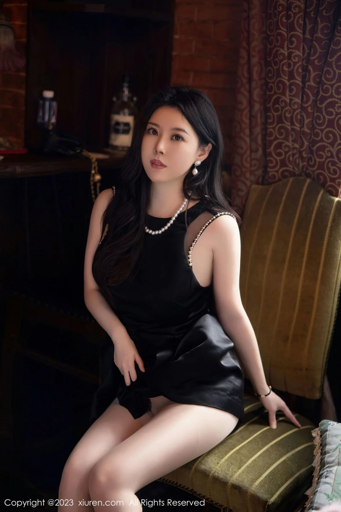 [[XiuRen秀人网]秀人网]No.6089_模特白茹雪半脱连衣裙露性感红色蕾丝内衣秀丰腴身材诱惑写真72P