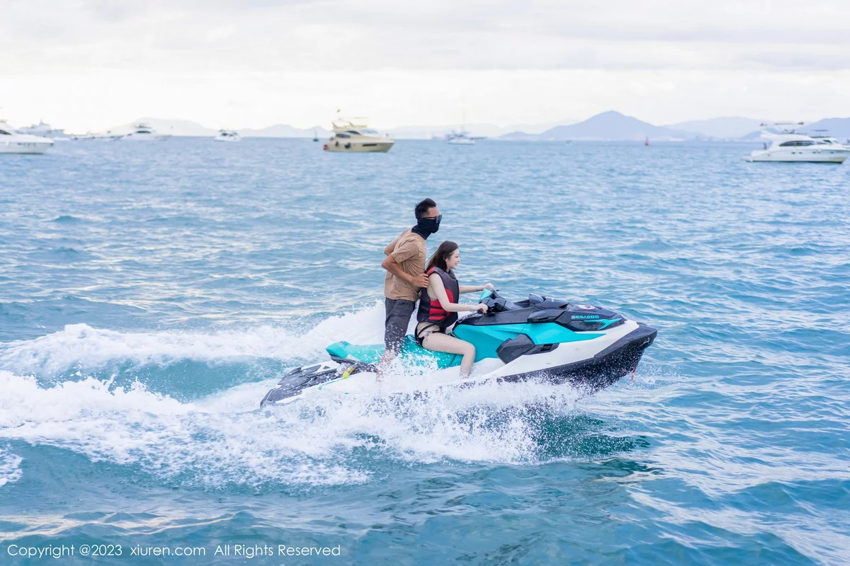 [[XiuRen秀人网]秀人网]No.6098_女神妲己_Toxic三亚旅拍游艇场景性感服饰秀雪峰美臀诱惑写真99P