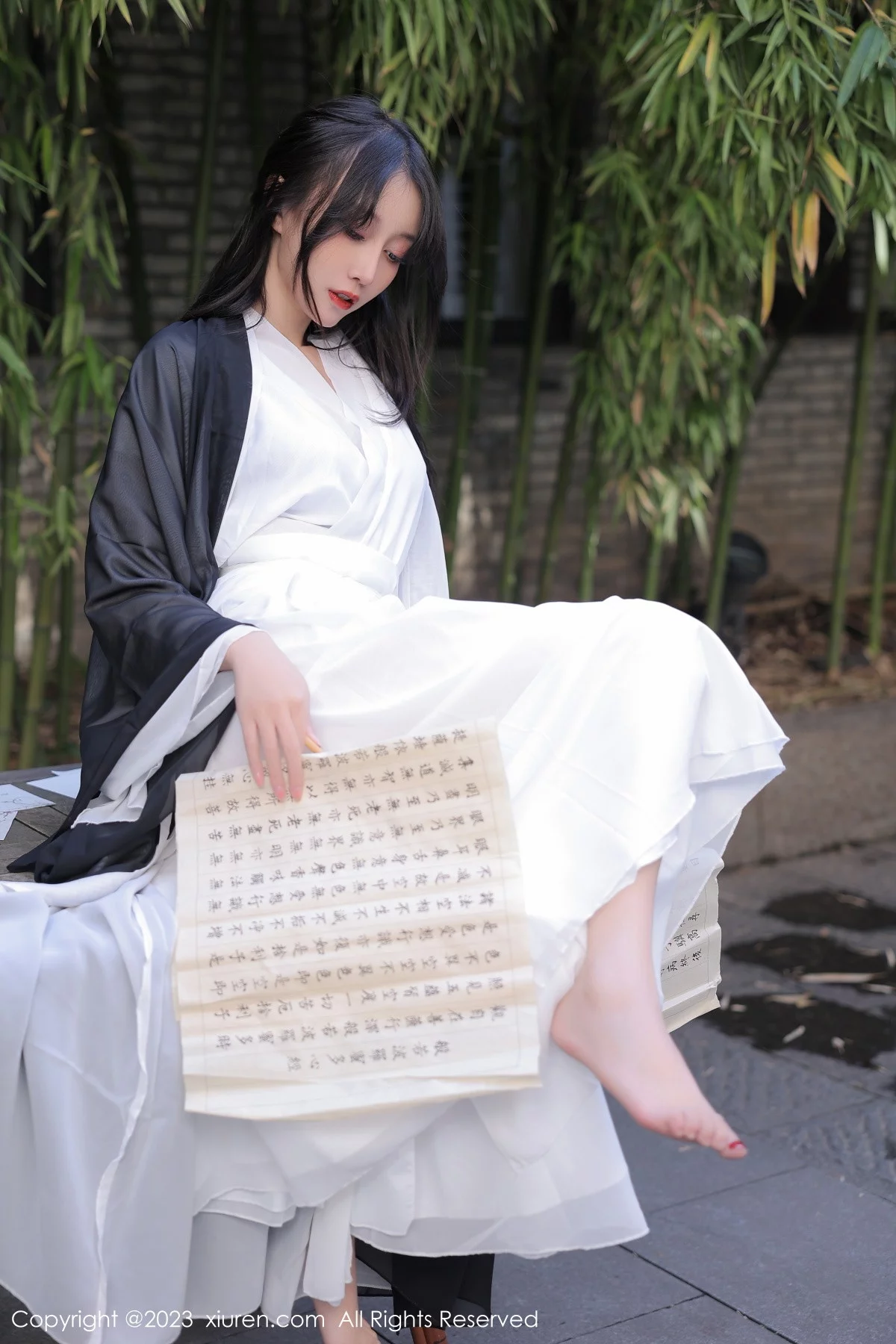 [[XiuRen秀人网]秀人网]No.6094_模特玥儿玥er海南旅拍脱白色古装服饰露性感内衣撩人诱惑写真55P