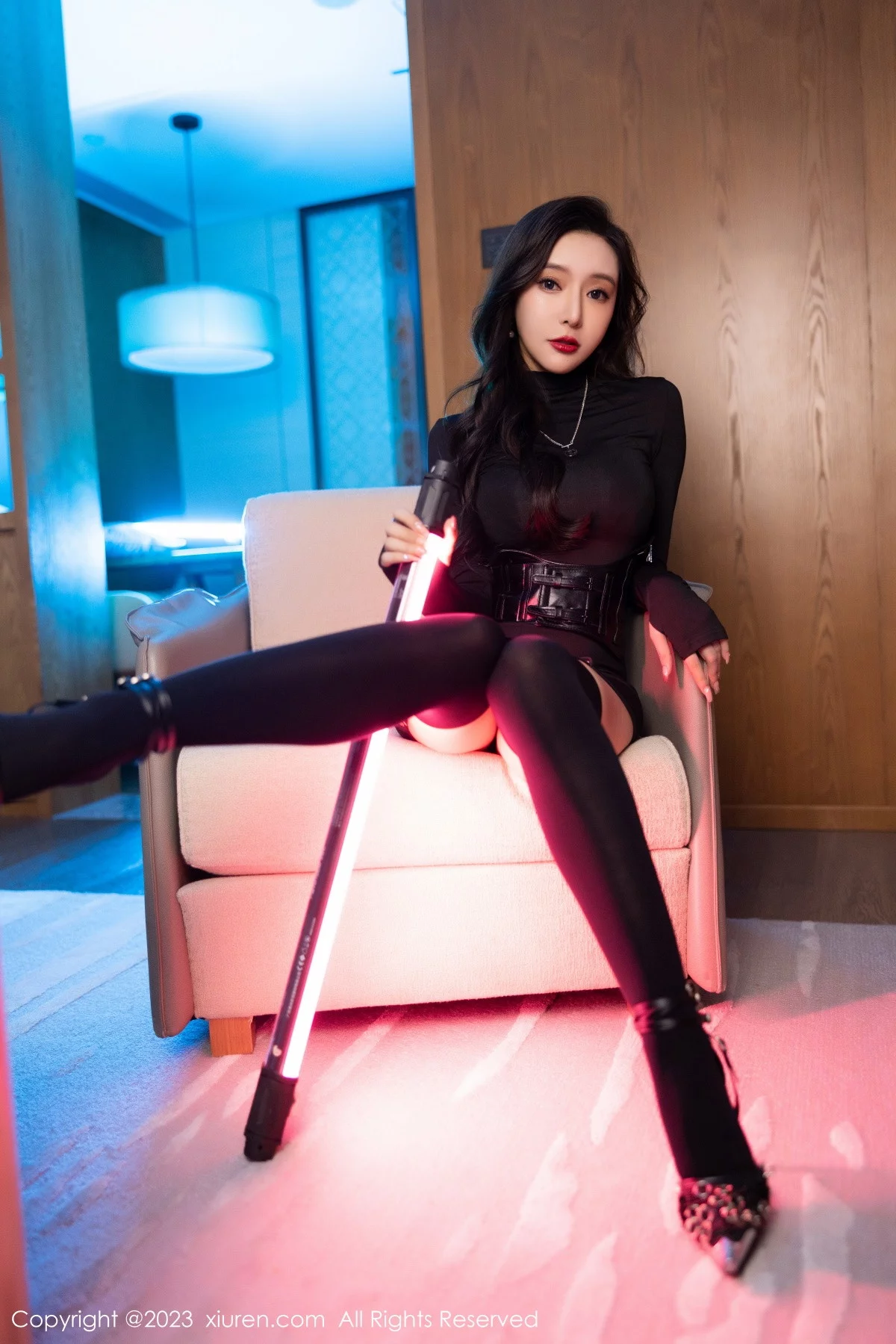 [[XiuRen秀人网]秀人网]No.6099_女神王馨瑶yanni黑色紧身服饰露暗红色蕾丝内衣完美诱惑写真77P