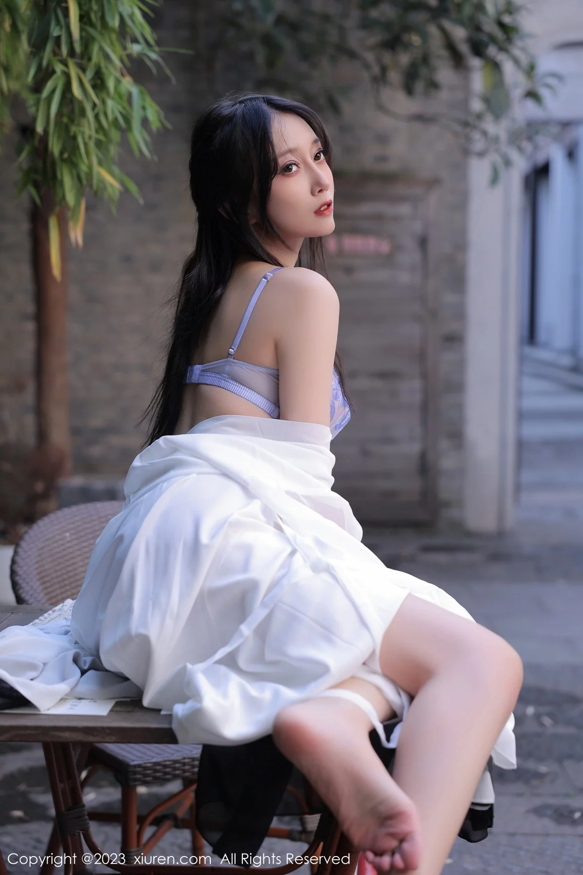 [[XiuRen秀人网]秀人网]No.6094_模特玥儿玥er海南旅拍脱白色古装服饰露性感内衣撩人诱惑写真55P