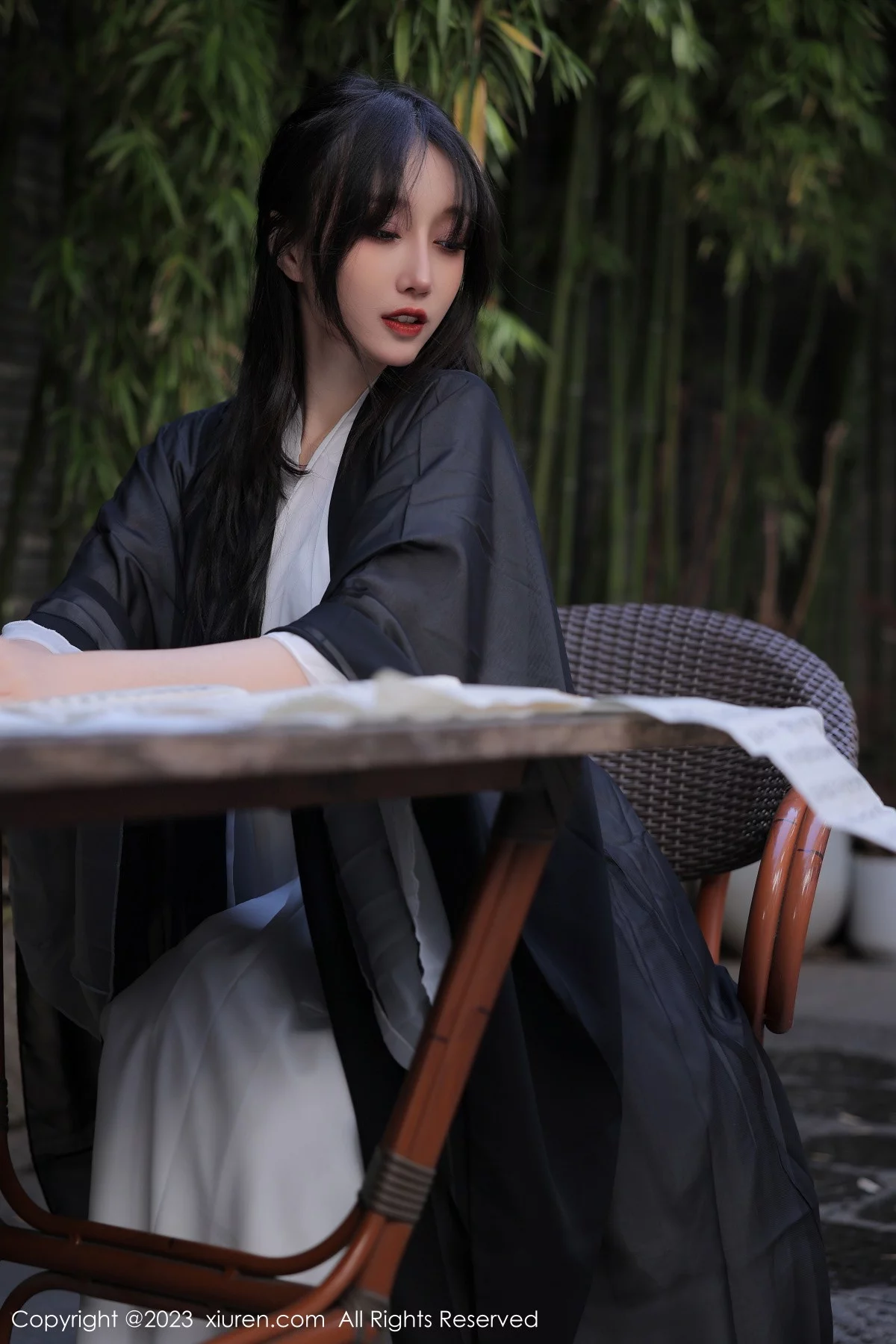 [[XiuRen秀人网]秀人网]No.6094_模特玥儿玥er海南旅拍脱白色古装服饰露性感内衣撩人诱惑写真55P