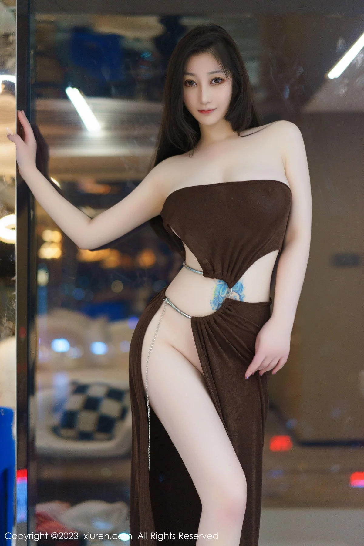 [[XiuRen秀人网]秀人网]No.6098_女神妲己_Toxic三亚旅拍游艇场景性感服饰秀雪峰美臀诱惑写真99P