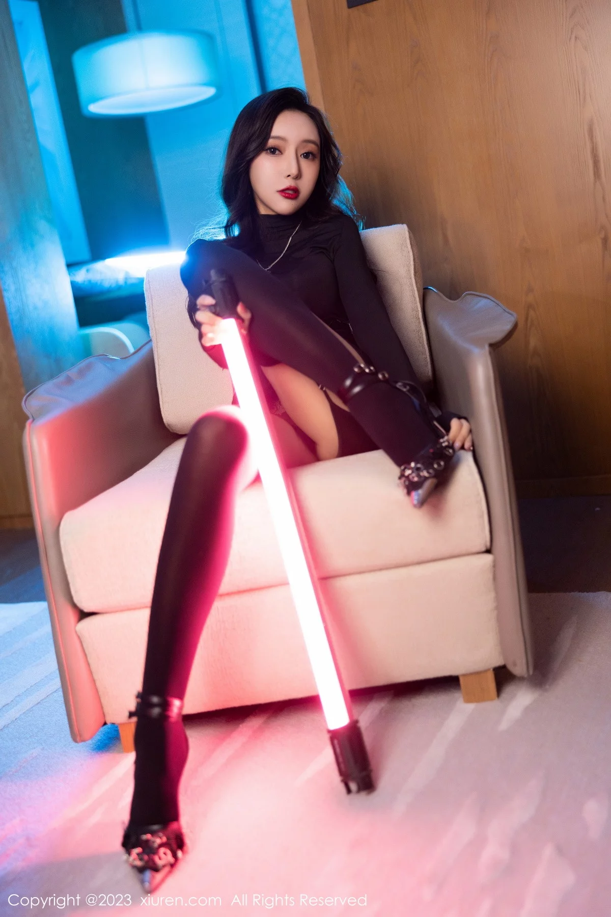 [[XiuRen秀人网]秀人网]No.6099_女神王馨瑶yanni黑色紧身服饰露暗红色蕾丝内衣完美诱惑写真77P