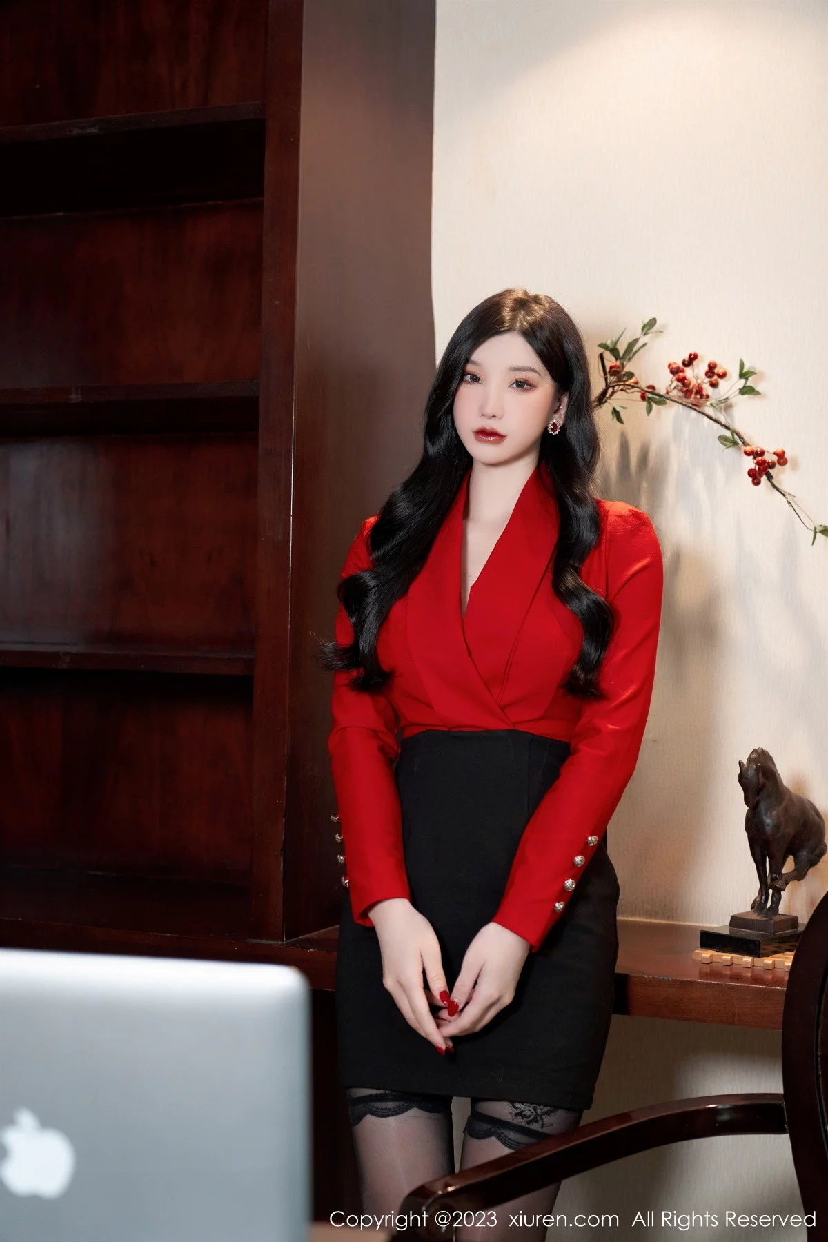 [[XiuRen秀人网]秀人网]No.6101_女神周于希Sally办公室秘密主题脱制服露黑色蕾丝内衣诱惑写真84P