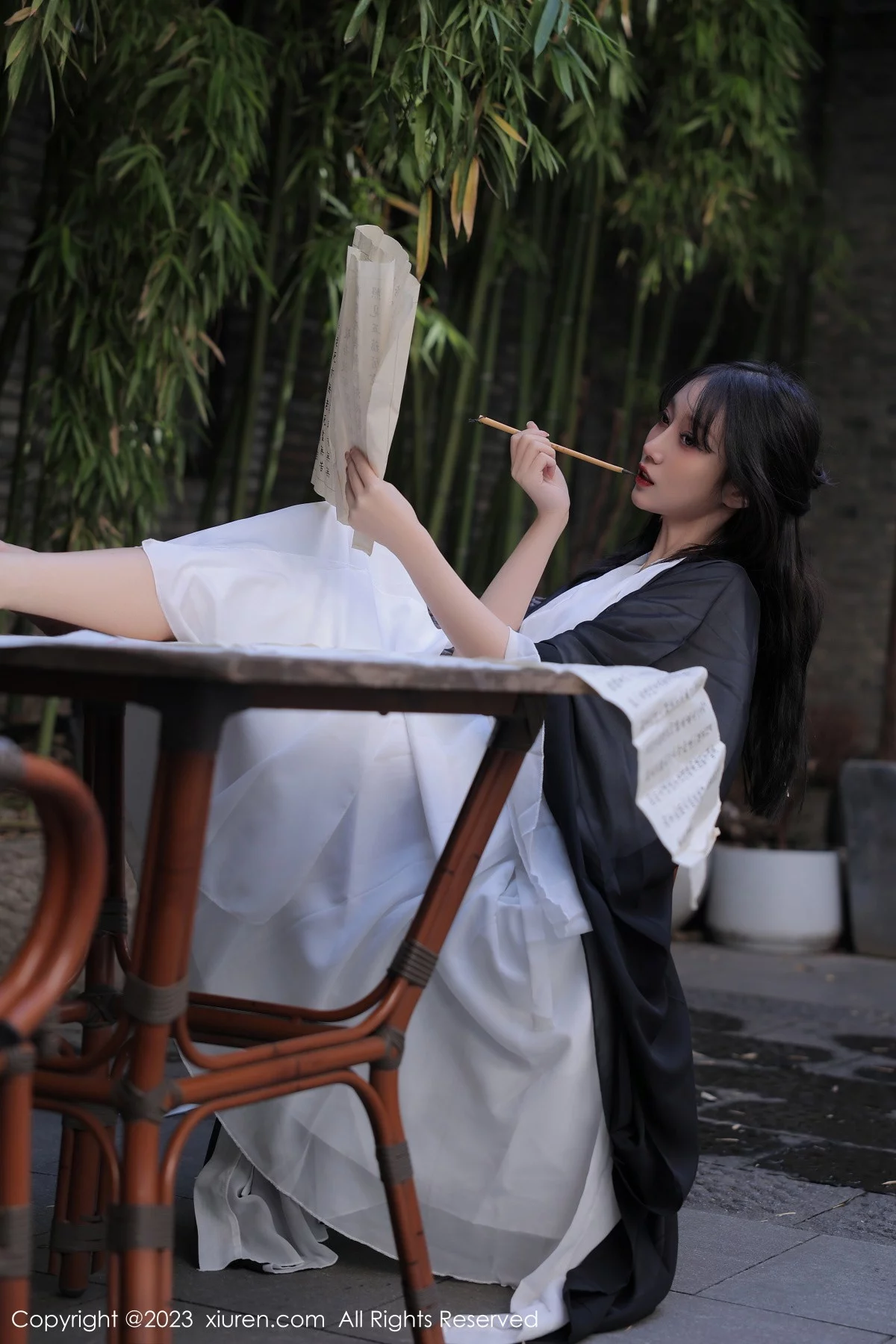 [[XiuRen秀人网]秀人网]No.6094_模特玥儿玥er海南旅拍脱白色古装服饰露性感内衣撩人诱惑写真55P