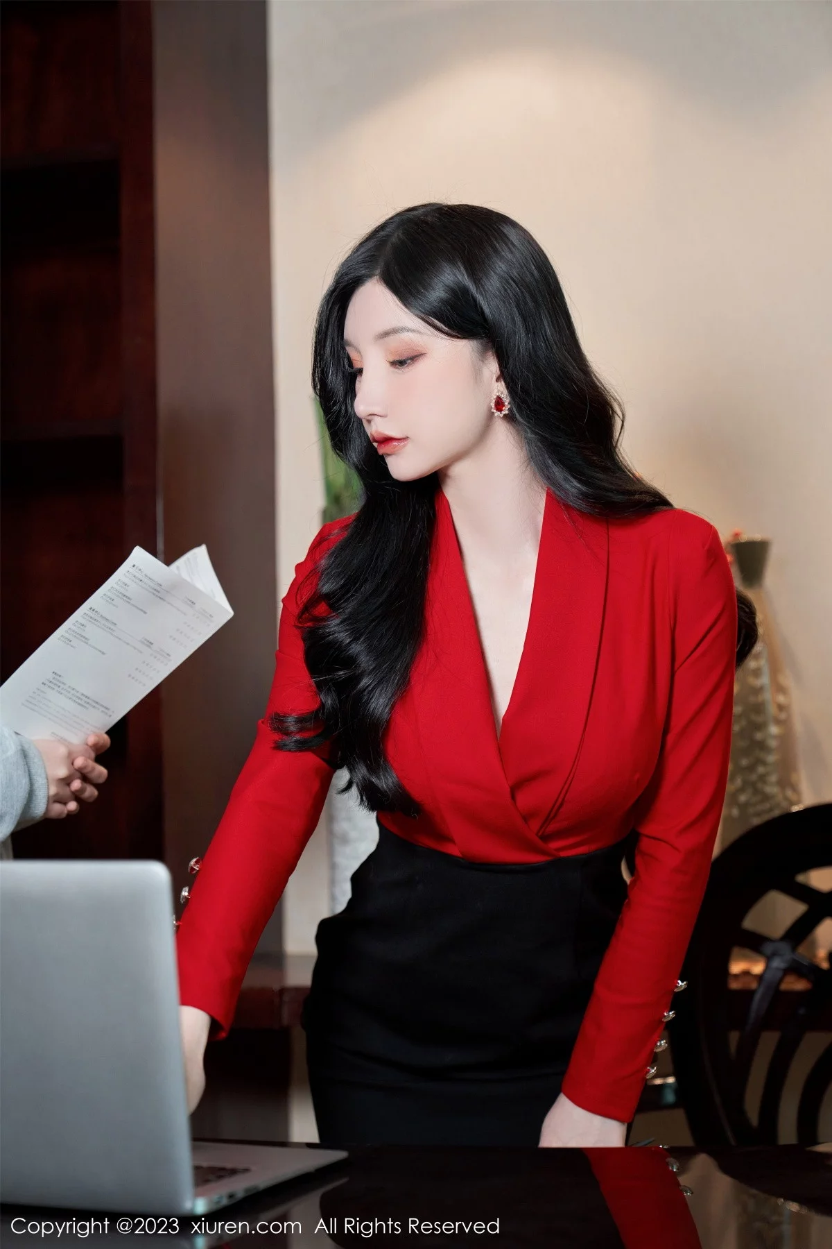 [[XiuRen秀人网]秀人网]No.6101_女神周于希Sally办公室秘密主题脱制服露黑色蕾丝内衣诱惑写真84P