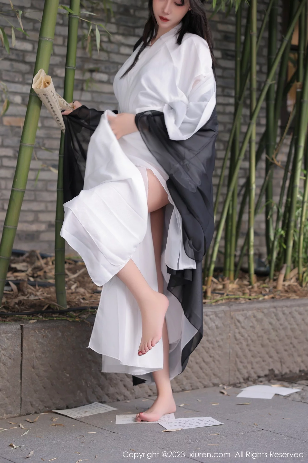 [[XiuRen秀人网]秀人网]No.6094_模特玥儿玥er海南旅拍脱白色古装服饰露性感内衣撩人诱惑写真55P