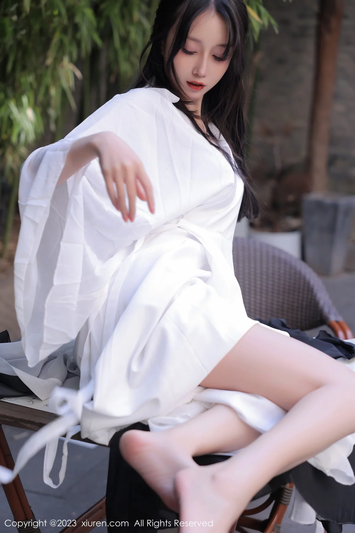 [[XiuRen秀人网]秀人网]No.6094_模特玥儿玥er海南旅拍脱白色古装服饰露性感内衣撩人诱惑写真55P