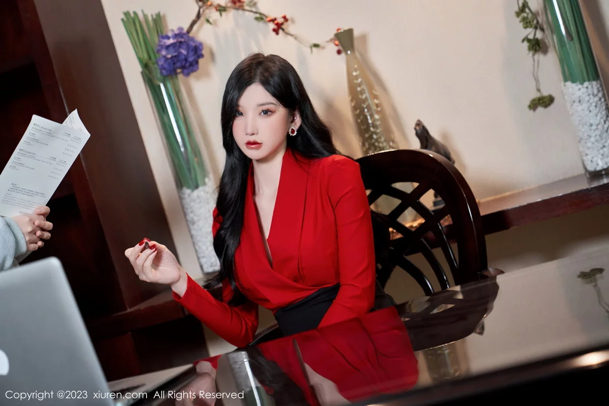 [[XiuRen秀人网]秀人网]No.6101_女神周于希Sally办公室秘密主题脱制服露黑色蕾丝内衣诱惑写真84P