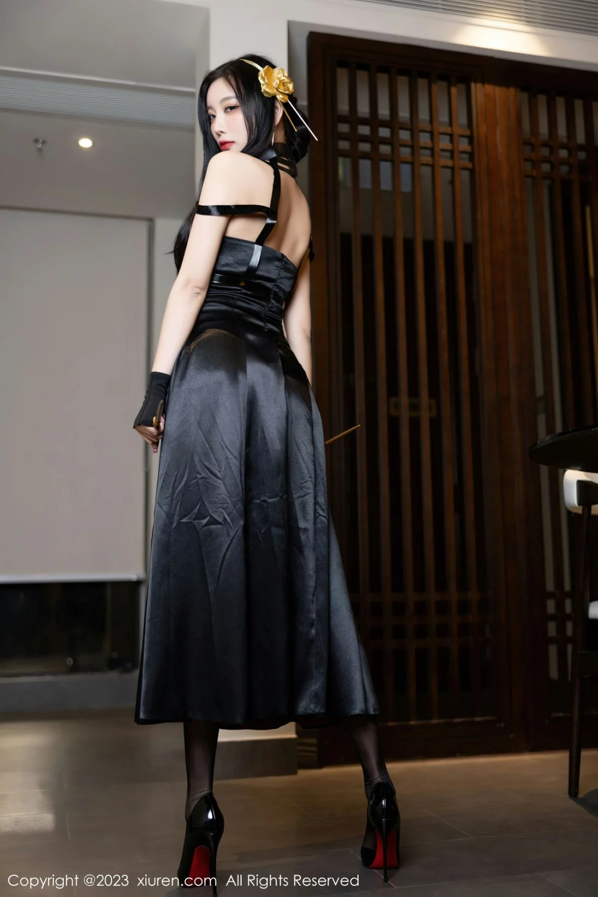 [[XiuRen秀人网]秀人网]No.6114_女神杨晨晨Yome性感黑色服饰配魅惑黑丝秀完美身材诱惑写真83P