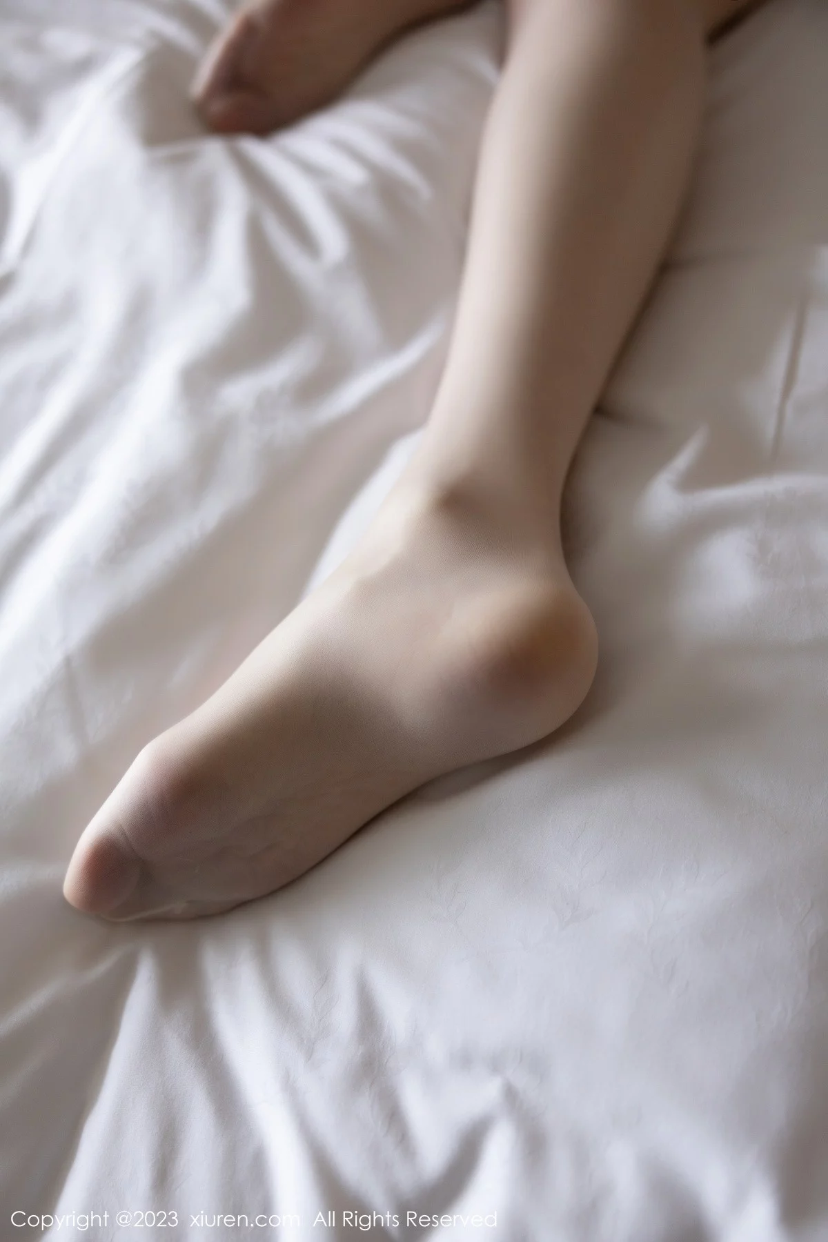 [[XiuRen秀人网]秀人网]No.6120_模特梦心玥性感白色婚纱服饰配白丝袜秀高挑身姿迷人诱惑写真87P