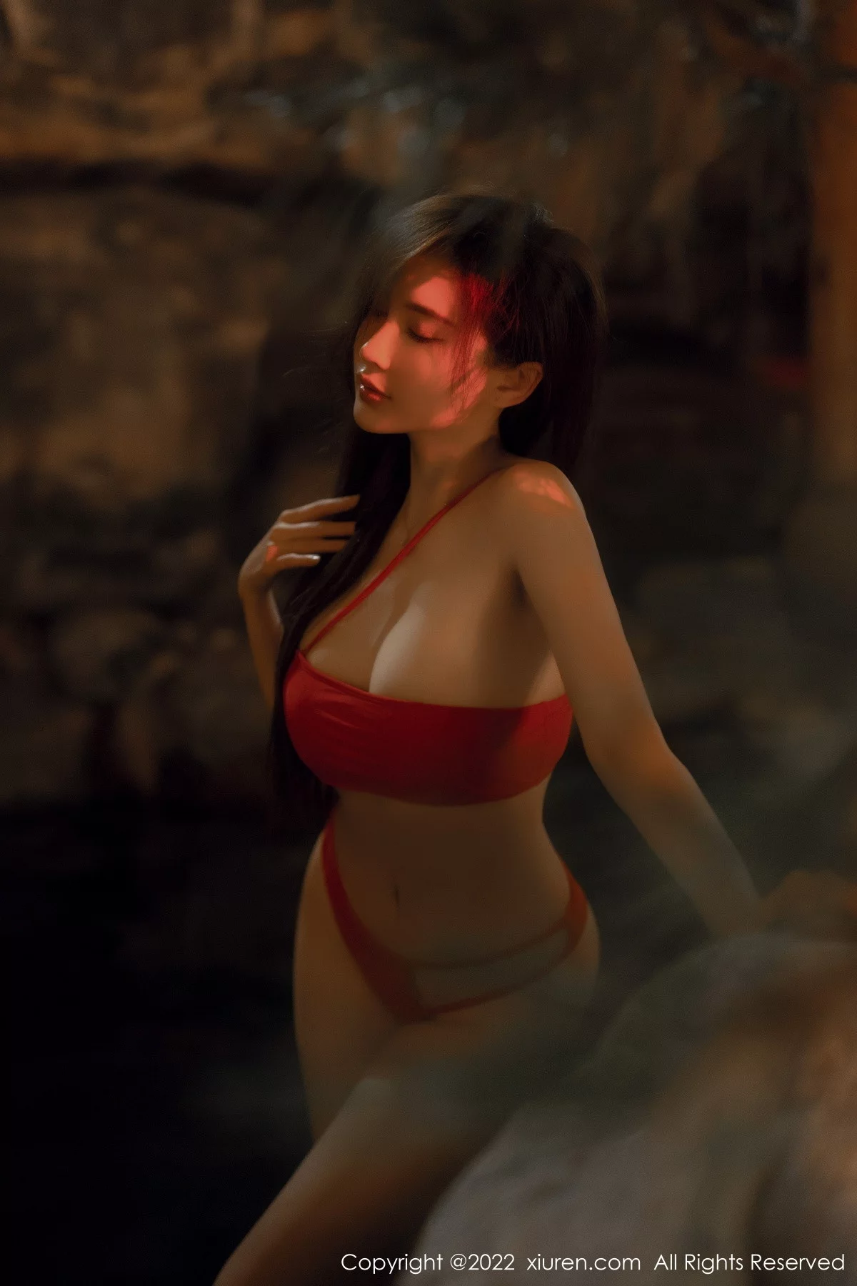 [[XiuRen秀人网]秀人网]No.6014_女神Carol周妍希温泉场景性感红色比基尼秀丰满身材诱惑写真58P