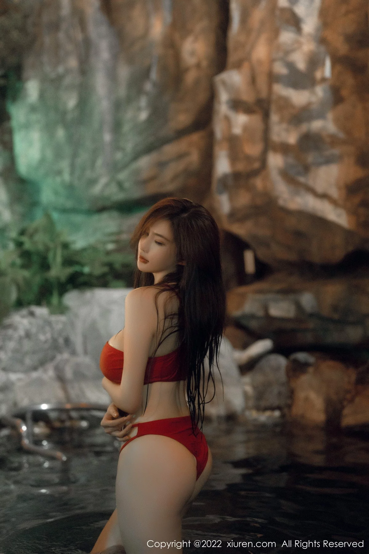 [[XiuRen秀人网]秀人网]No.6014_女神Carol周妍希温泉场景性感红色比基尼秀丰满身材诱惑写真58P