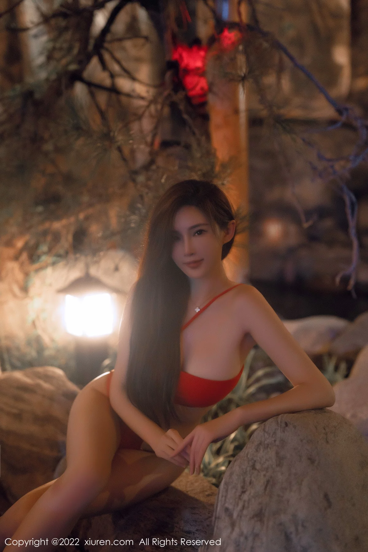 [[XiuRen秀人网]秀人网]No.6014_女神Carol周妍希温泉场景性感红色比基尼秀丰满身材诱惑写真58P