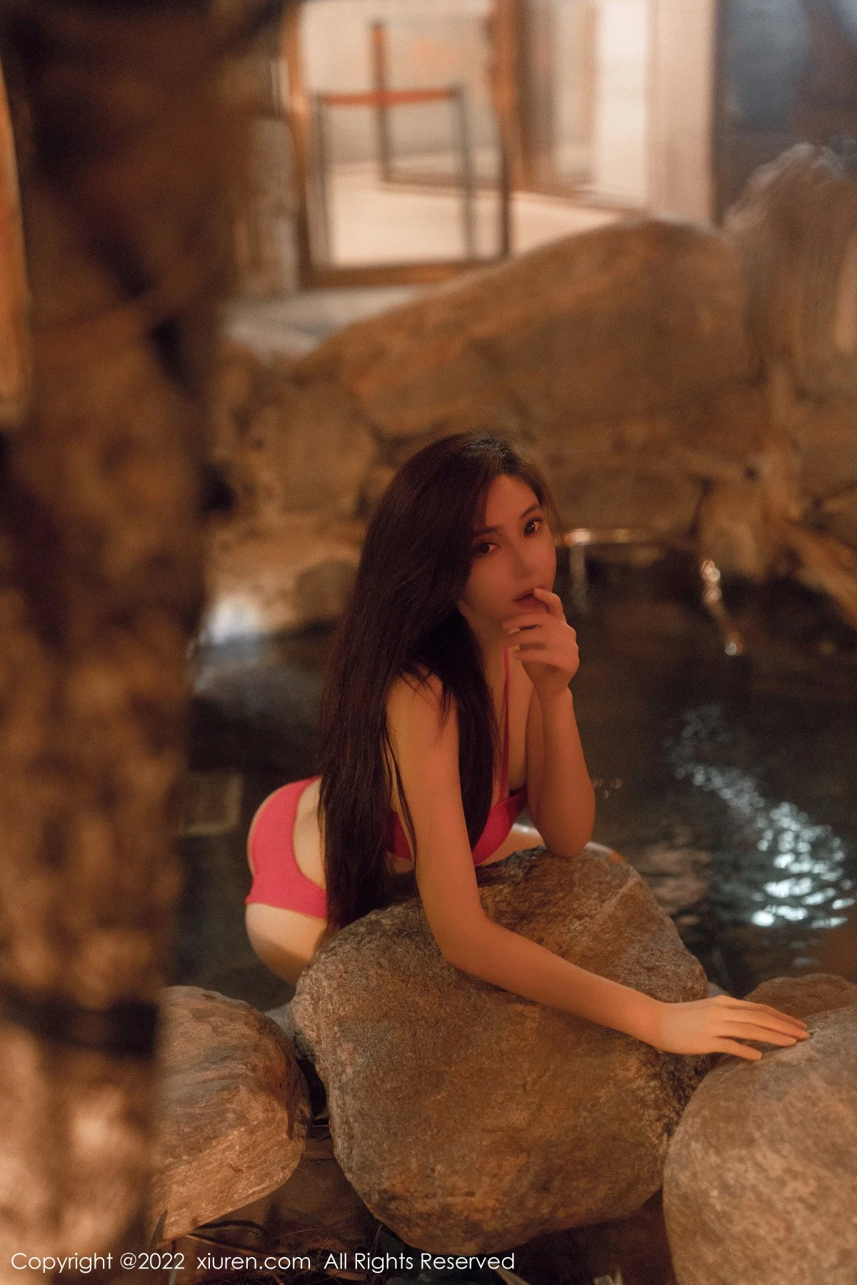 [[XiuRen秀人网]秀人网]No.6014_女神Carol周妍希温泉场景性感红色比基尼秀丰满身材诱惑写真58P