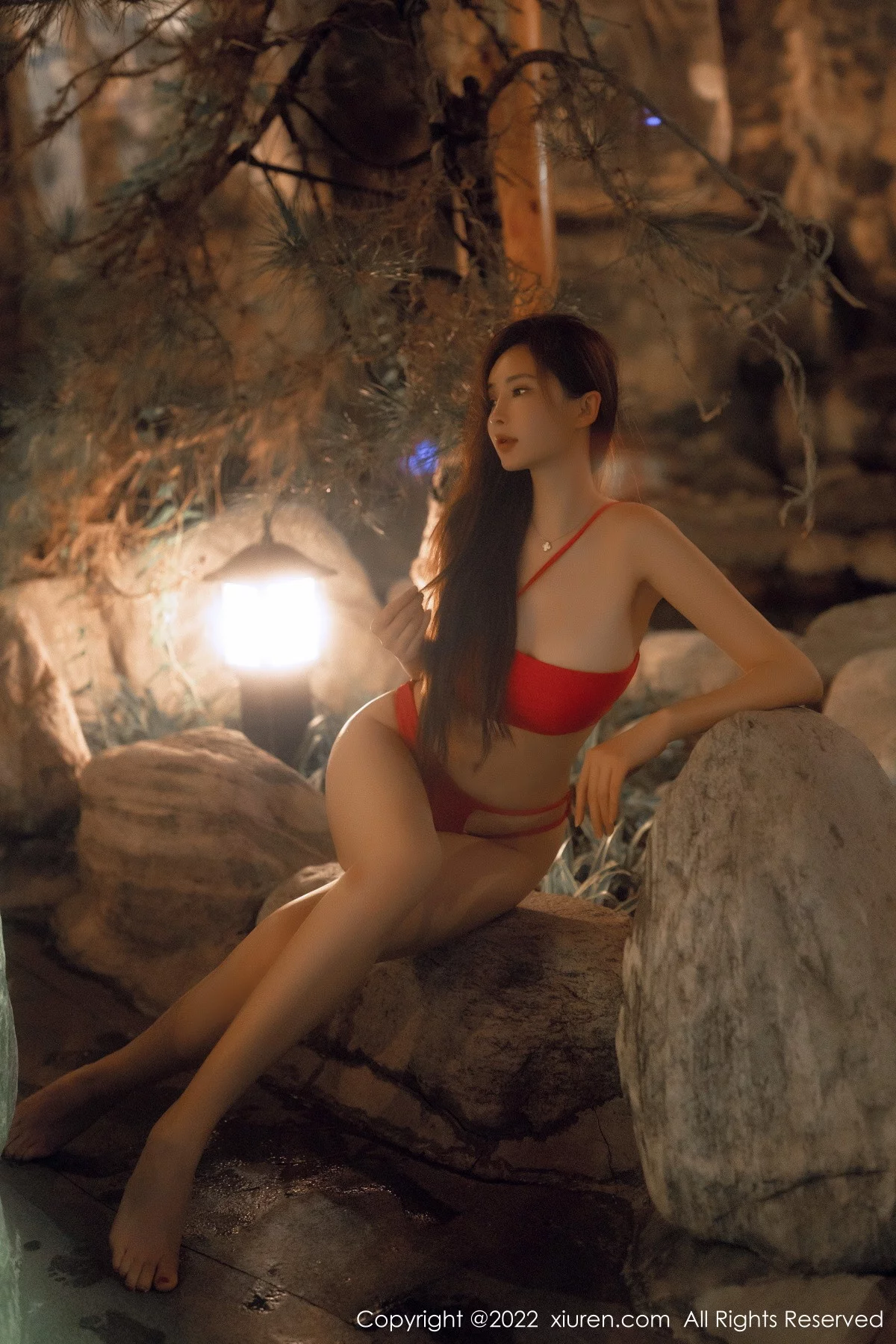 [[XiuRen秀人网]秀人网]No.6014_女神Carol周妍希温泉场景性感红色比基尼秀丰满身材诱惑写真58P