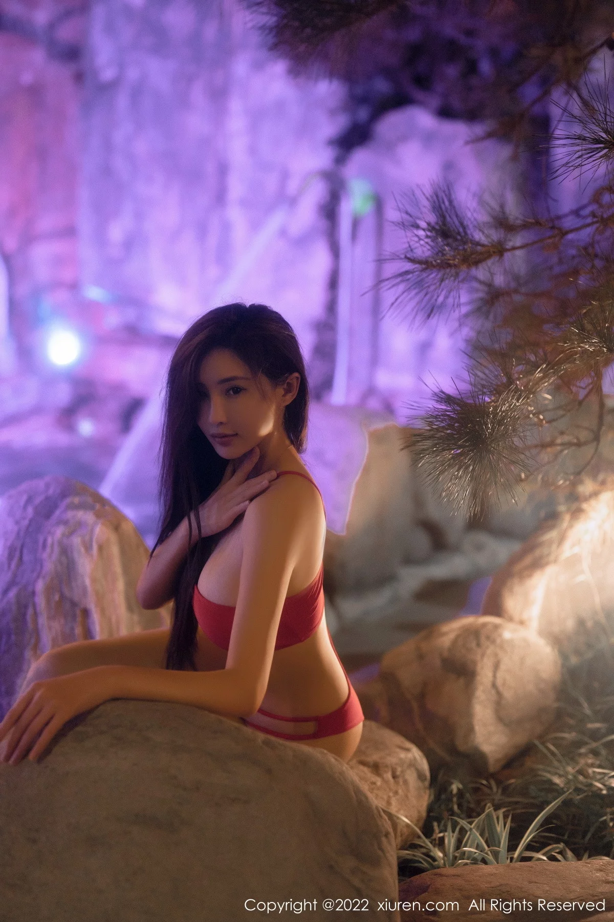 [[XiuRen秀人网]秀人网]No.6014_女神Carol周妍希温泉场景性感红色比基尼秀丰满身材诱惑写真58P