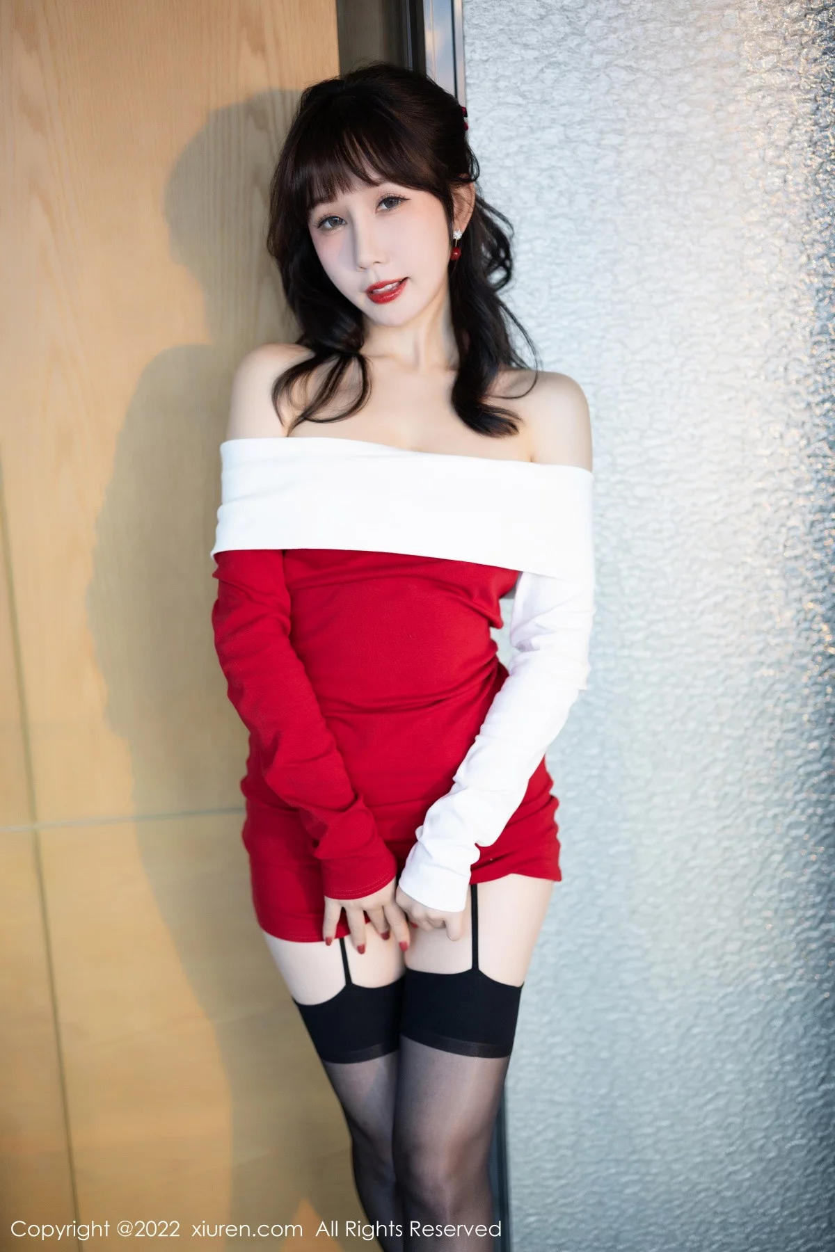 [[XiuRen秀人网]秀人网]No.6015_模特波巧酱海南岛旅拍圣诞主题性感红色情趣内衣惹火诱惑写真83P