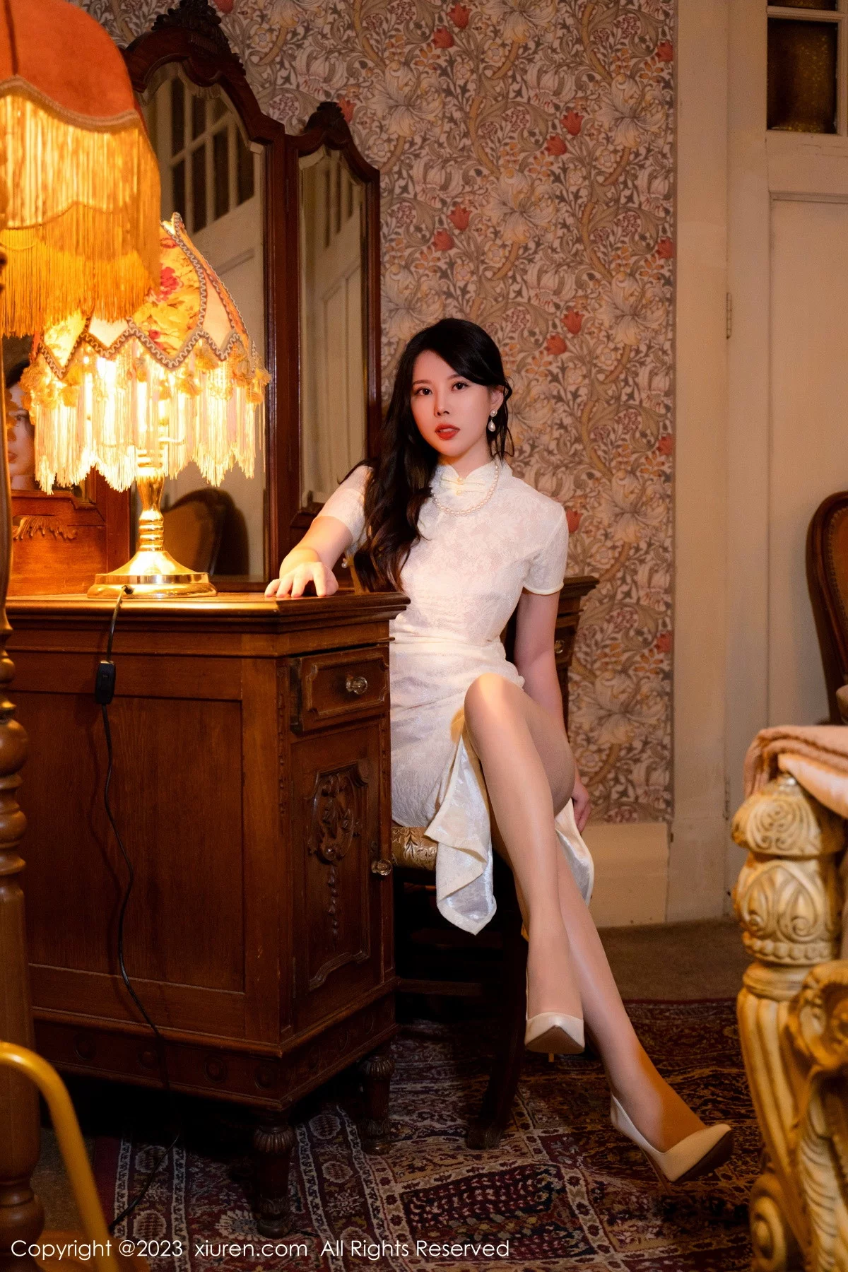 [[XiuRen秀人网]秀人网]No.6123_模特白茹雪脱性感白色旗袍露花色轻透内衣秀丰满身材诱惑写真60P