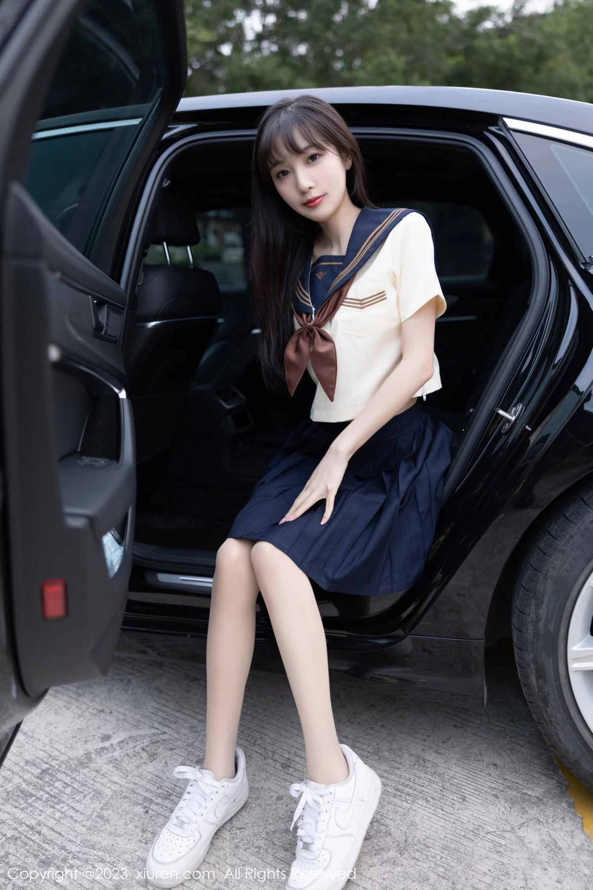 [[XiuRen秀人网]秀人网]No.6126_模特林星阑海南岛旅拍脱学妹制服露白色内衣原色丝袜诱惑写真81P