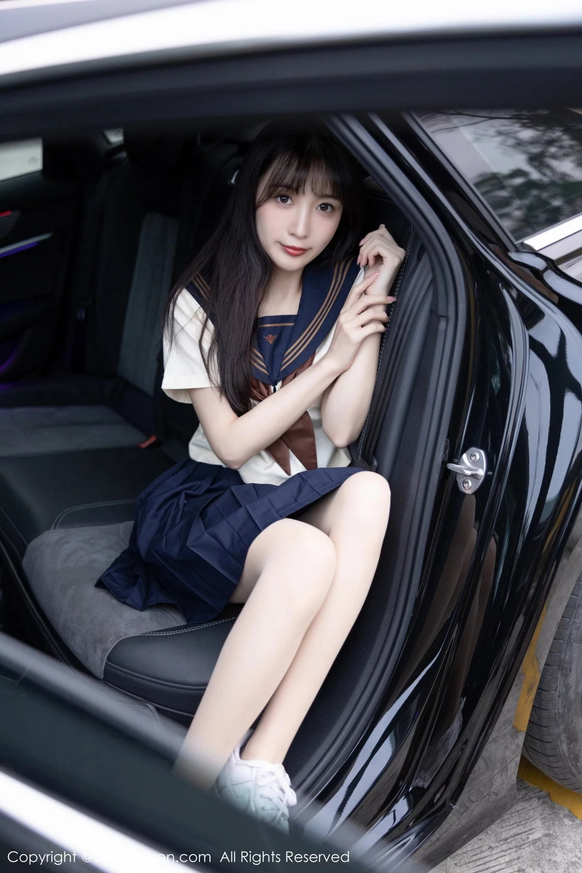 [[XiuRen秀人网]秀人网]No.6126_模特林星阑海南岛旅拍脱学妹制服露白色内衣原色丝袜诱惑写真81P