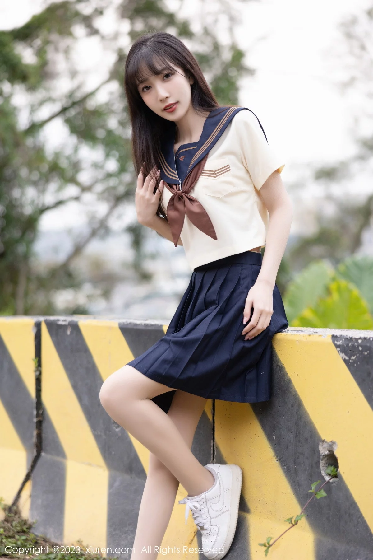 [[XiuRen秀人网]秀人网]No.6126_模特林星阑海南岛旅拍脱学妹制服露白色内衣原色丝袜诱惑写真81P