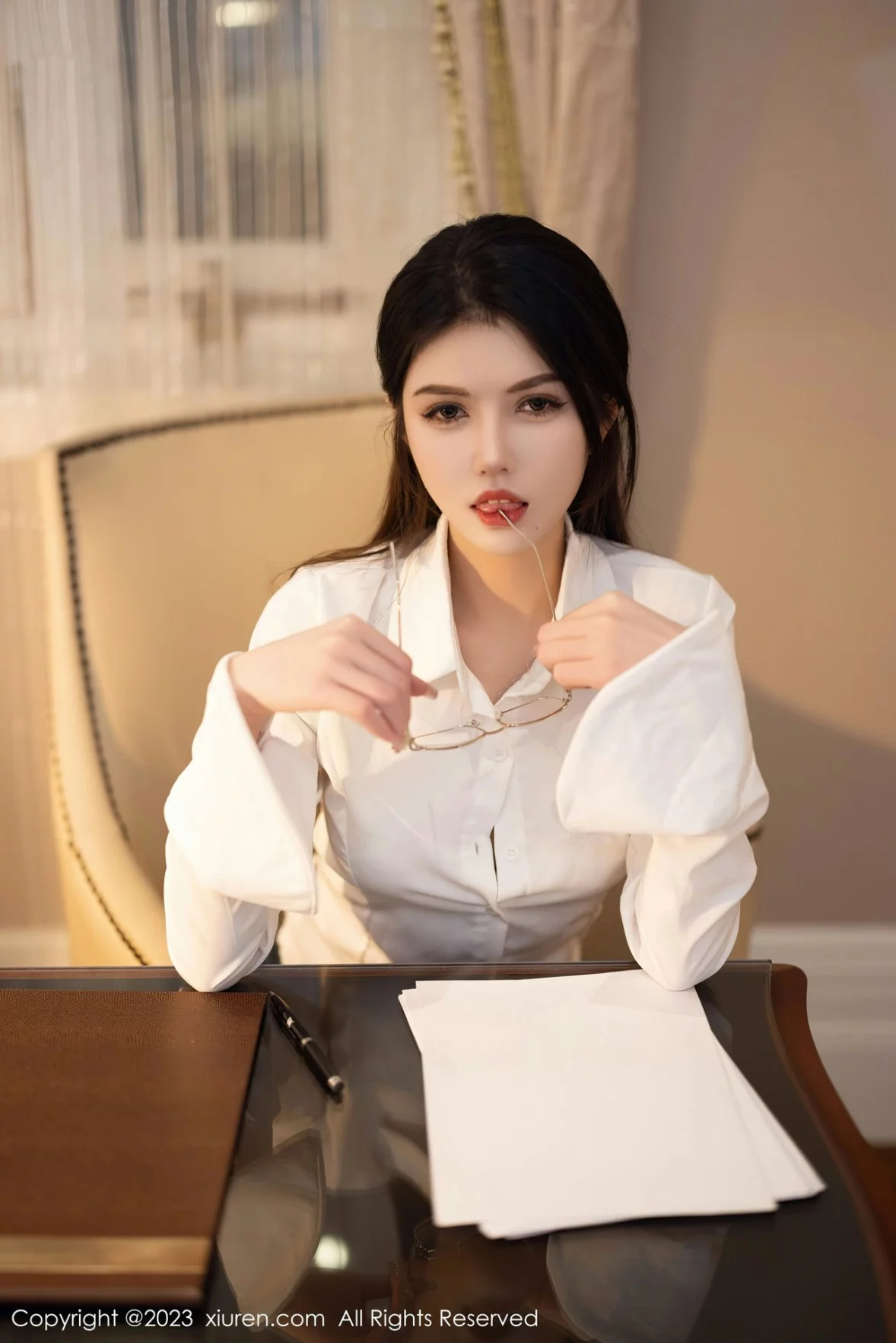 [[XiuRen秀人网]秀人网]No.6125_模特媛媛酱性感白T配黑短裙露白色蕾丝内衣超薄黑丝诱惑写真84P