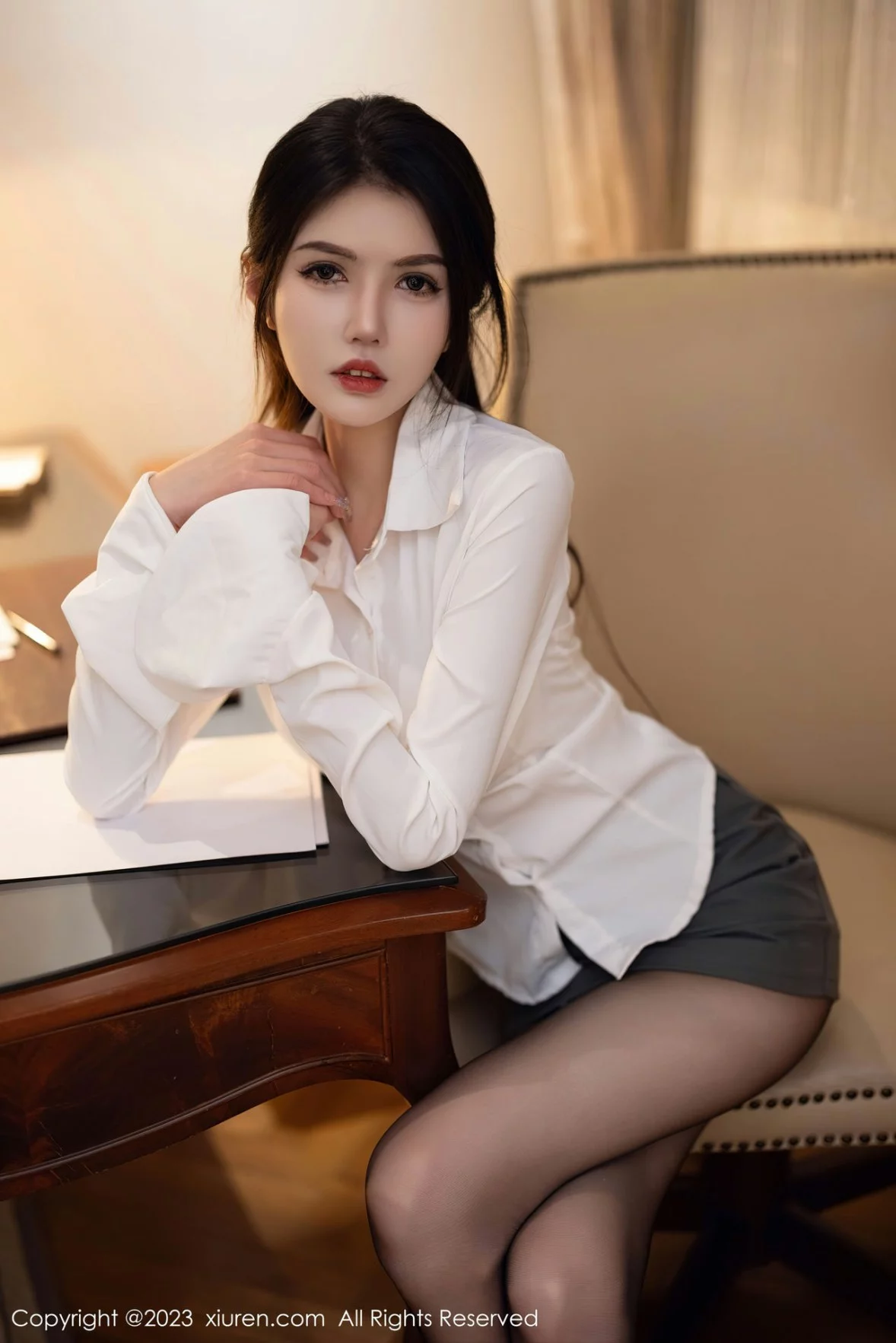 [[XiuRen秀人网]秀人网]No.6125_模特媛媛酱性感白T配黑短裙露白色蕾丝内衣超薄黑丝诱惑写真84P