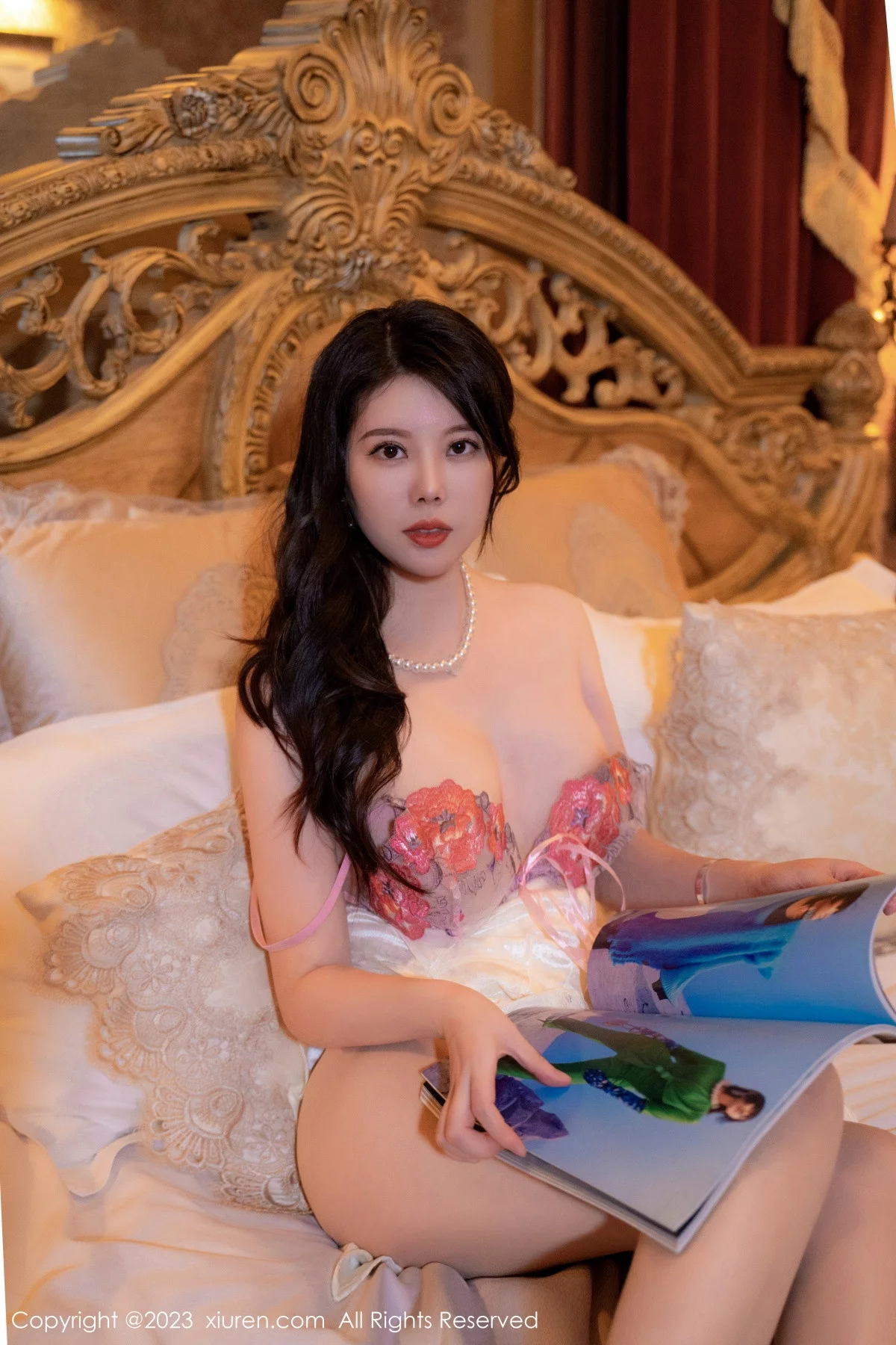 [[XiuRen秀人网]秀人网]No.6123_模特白茹雪脱性感白色旗袍露花色轻透内衣秀丰满身材诱惑写真60P