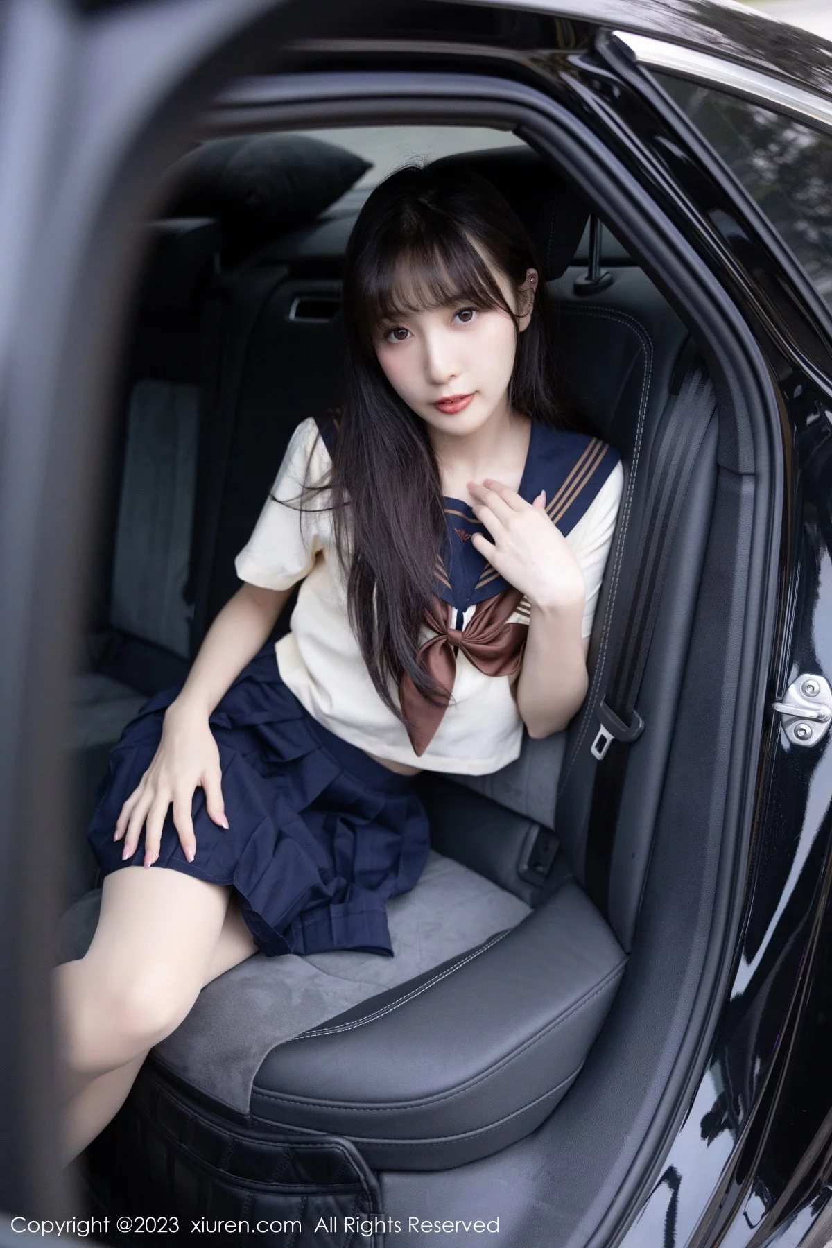 [[XiuRen秀人网]秀人网]No.6126_模特林星阑海南岛旅拍脱学妹制服露白色内衣原色丝袜诱惑写真81P