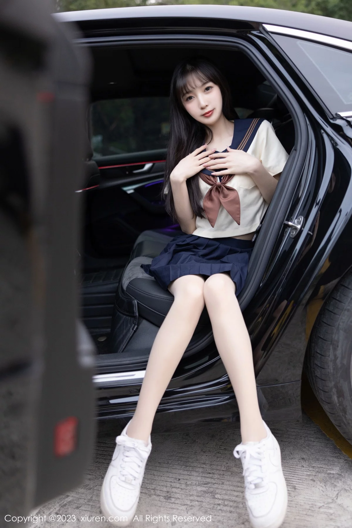 [[XiuRen秀人网]秀人网]No.6126_模特林星阑海南岛旅拍脱学妹制服露白色内衣原色丝袜诱惑写真81P