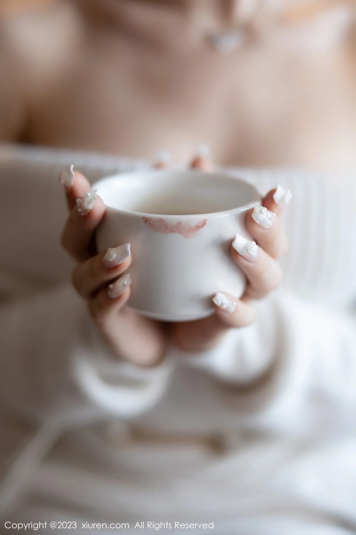 [[XiuRen秀人网]秀人网]No.6132_女神徐莉芝Booty脱露肩连衣长裙露性感白色蕾丝内衣诱惑写真83P