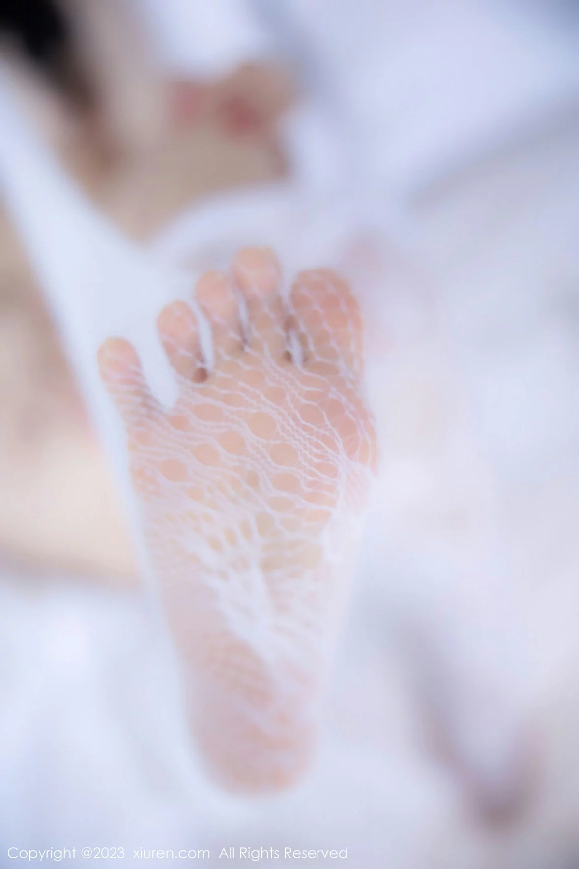 [[XiuRen秀人网]秀人网]No.6130_模特江真真护士服露红色蕾丝内衣配蕾丝袜秀曼妙身姿诱惑写真105P