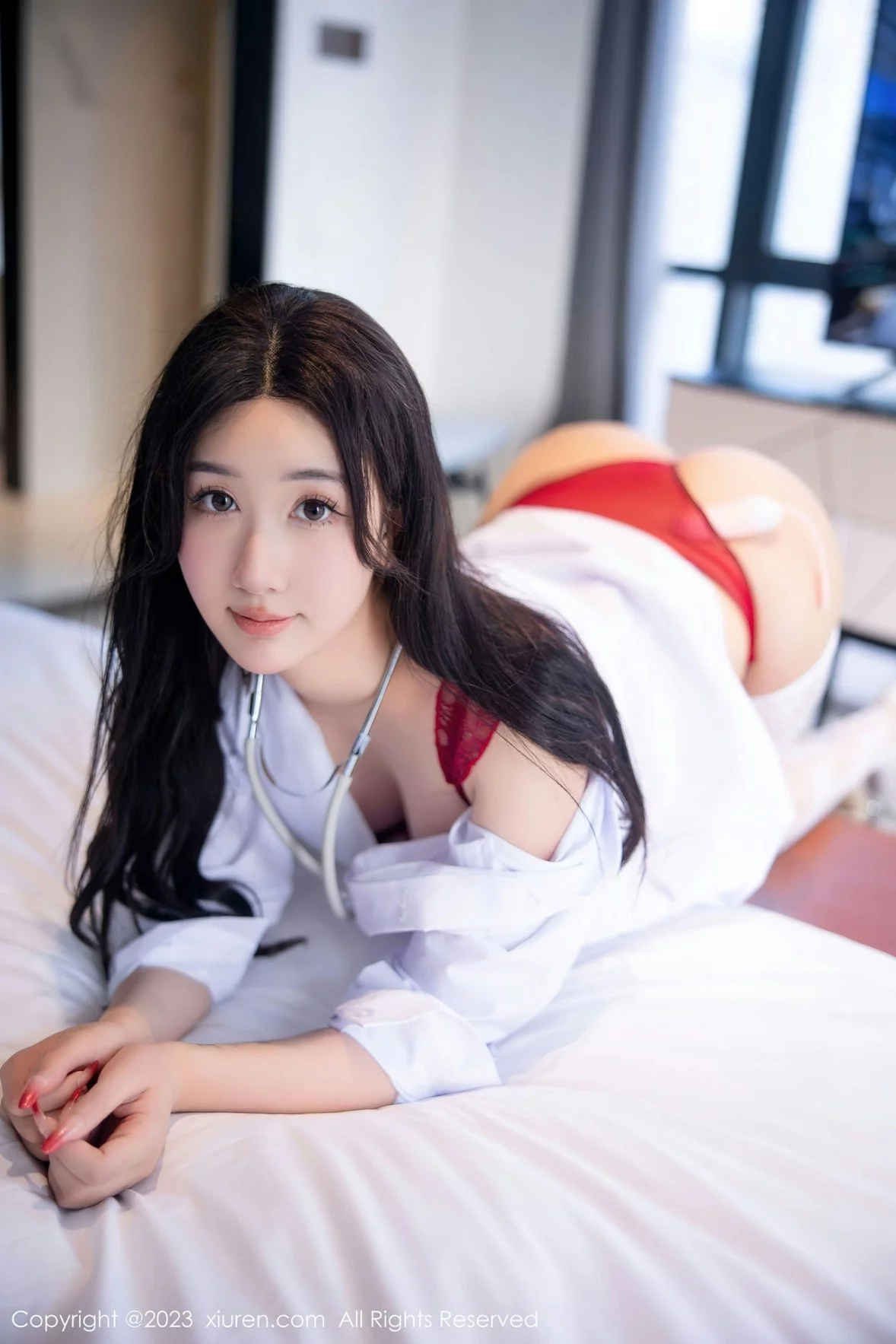 [[XiuRen秀人网]秀人网]No.6130_模特江真真护士服露红色蕾丝内衣配蕾丝袜秀曼妙身姿诱惑写真105P