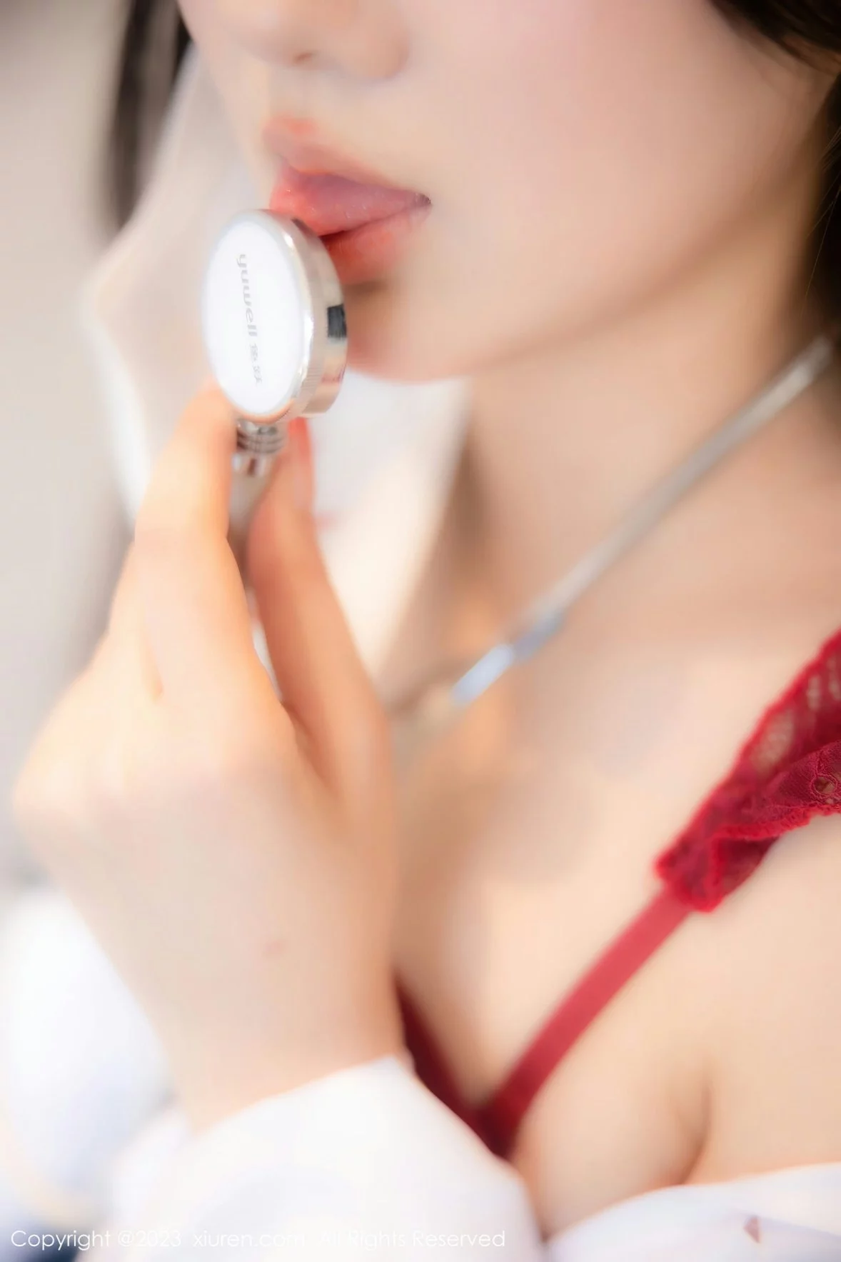 [[XiuRen秀人网]秀人网]No.6130_模特江真真护士服露红色蕾丝内衣配蕾丝袜秀曼妙身姿诱惑写真105P