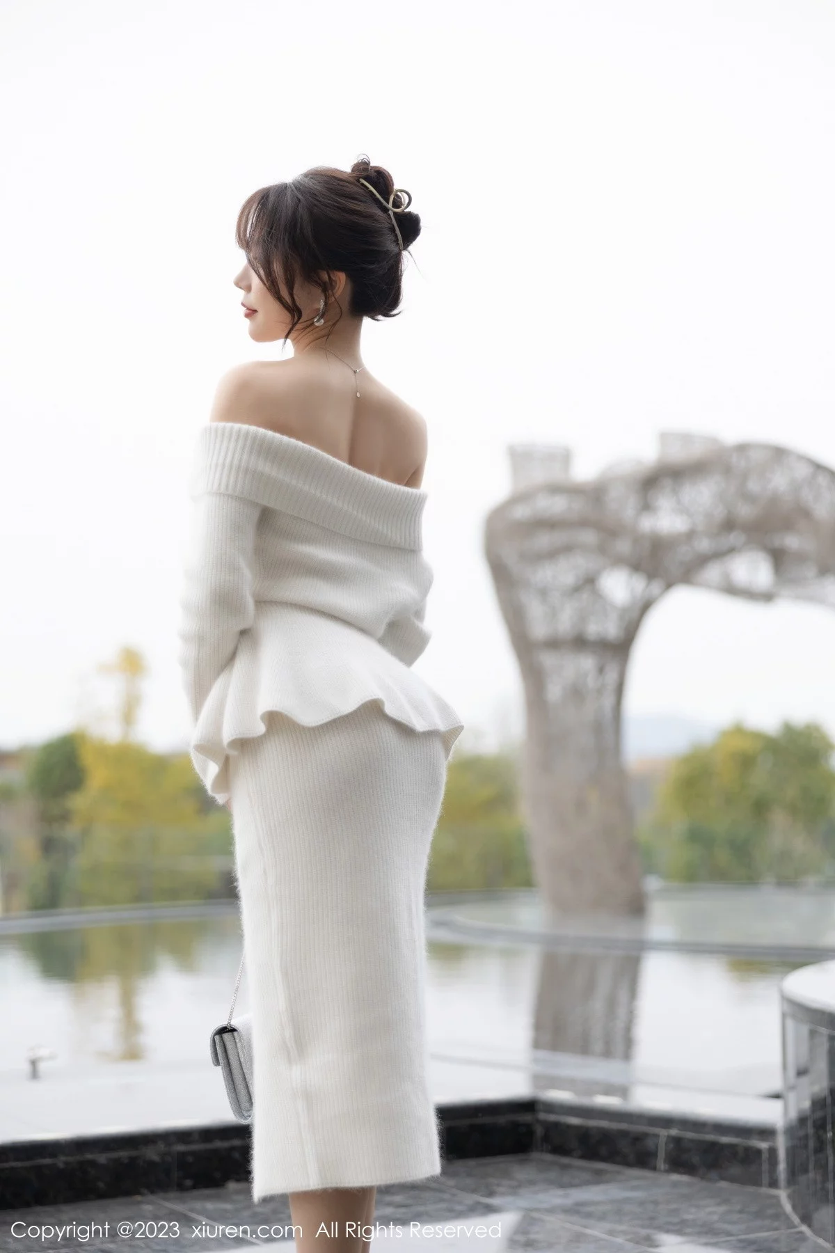 [[XiuRen秀人网]秀人网]No.6132_女神徐莉芝Booty脱露肩连衣长裙露性感白色蕾丝内衣诱惑写真83P