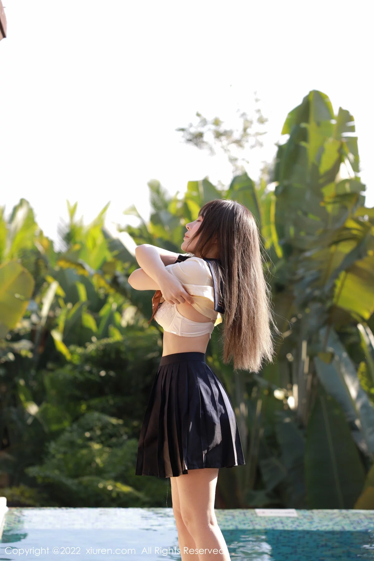 [[XiuRen秀人网]秀人网]No.6021_女神Evelyn艾莉南京旅拍户外性感白色水手服秀完美身材诱惑写真66P