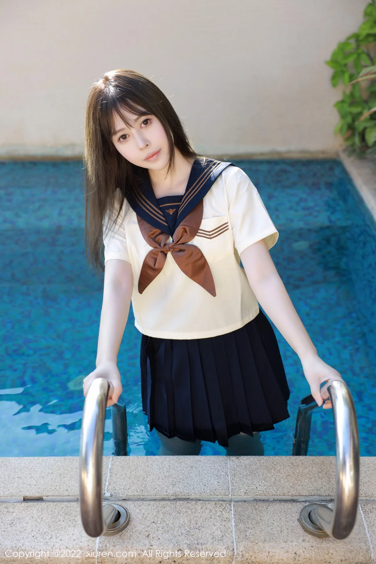 [[XiuRen秀人网]秀人网]No.6021_女神Evelyn艾莉南京旅拍户外性感白色水手服秀完美身材诱惑写真66P