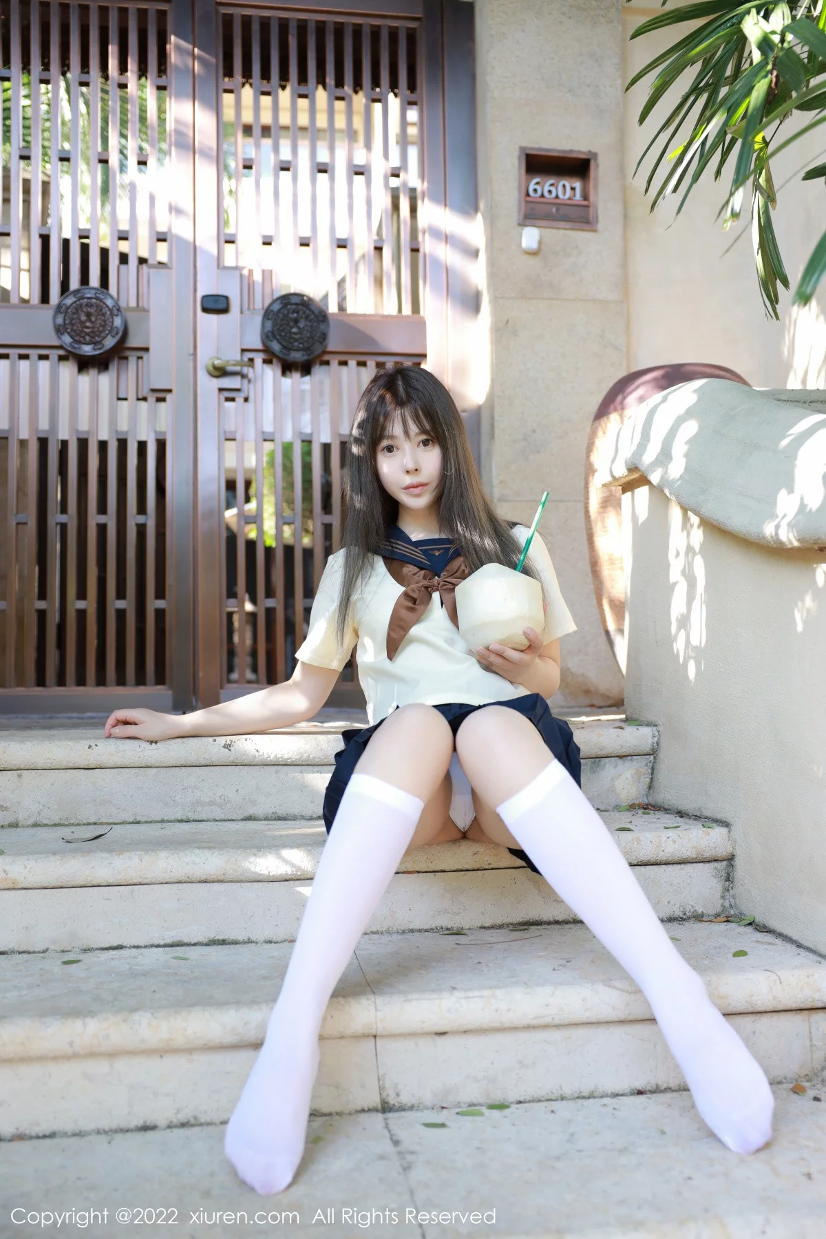 [[XiuRen秀人网]秀人网]No.6021_女神Evelyn艾莉南京旅拍户外性感白色水手服秀完美身材诱惑写真66P