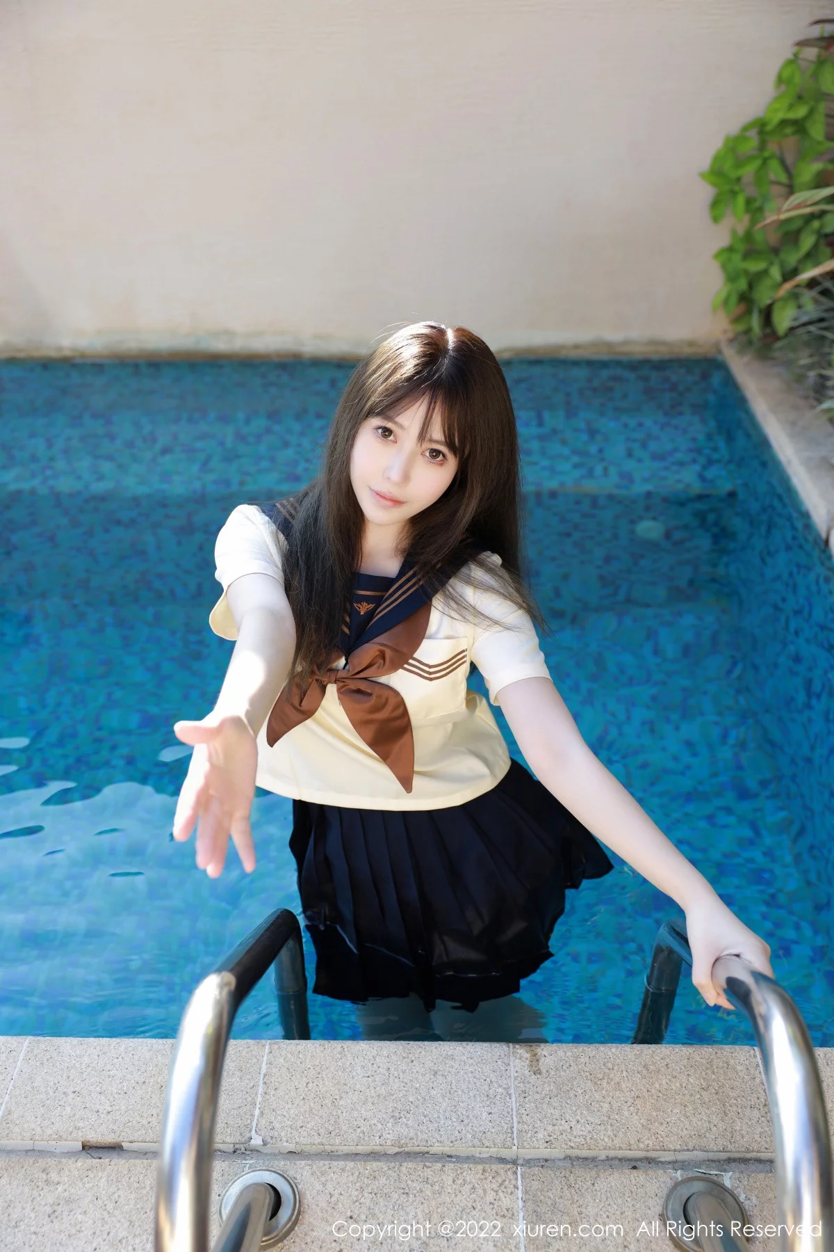 [[XiuRen秀人网]秀人网]No.6021_女神Evelyn艾莉南京旅拍户外性感白色水手服秀完美身材诱惑写真66P