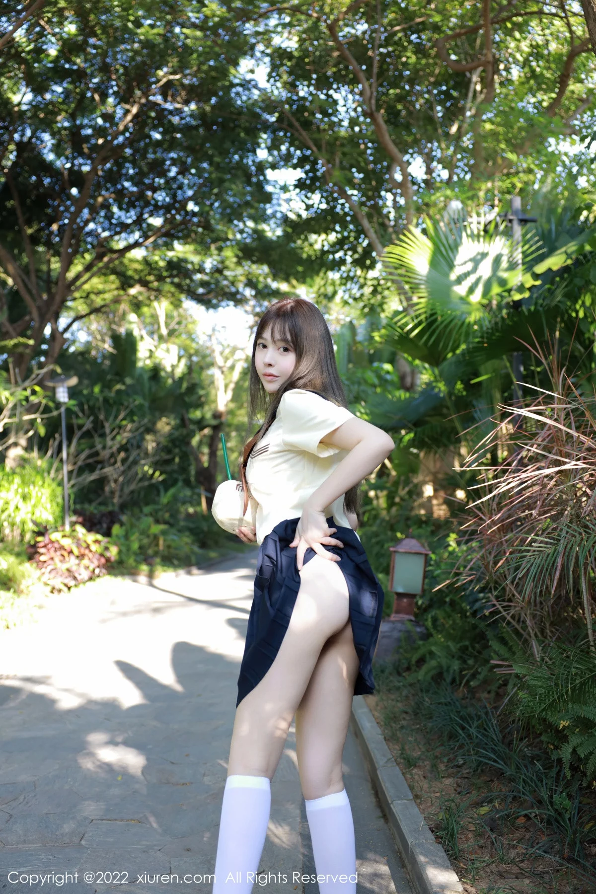 [[XiuRen秀人网]秀人网]No.6021_女神Evelyn艾莉南京旅拍户外性感白色水手服秀完美身材诱惑写真66P