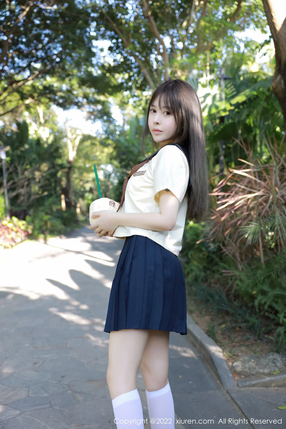 [[XiuRen秀人网]秀人网]No.6021_女神Evelyn艾莉南京旅拍户外性感白色水手服秀完美身材诱惑写真66P