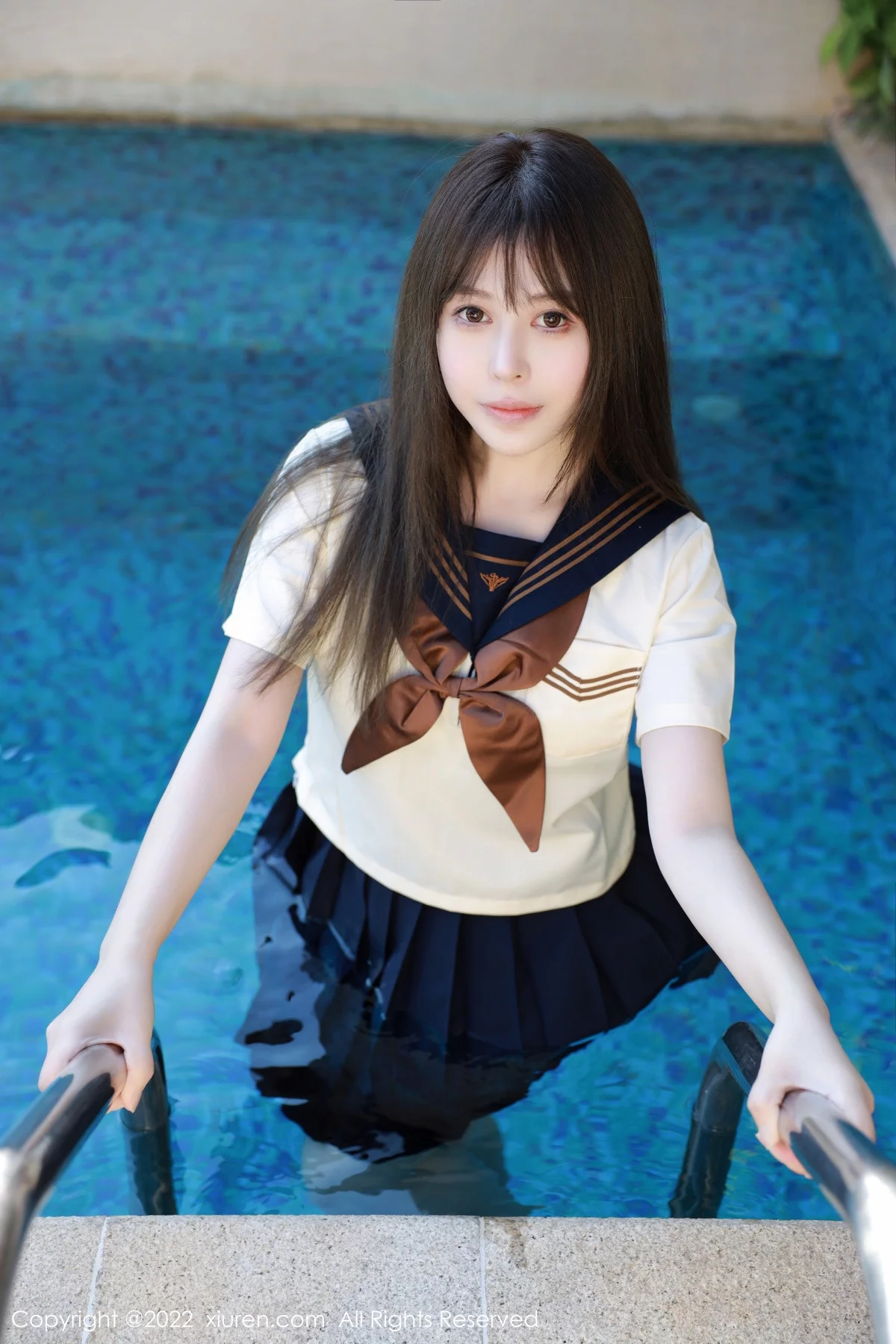 [[XiuRen秀人网]秀人网]No.6021_女神Evelyn艾莉南京旅拍户外性感白色水手服秀完美身材诱惑写真66P