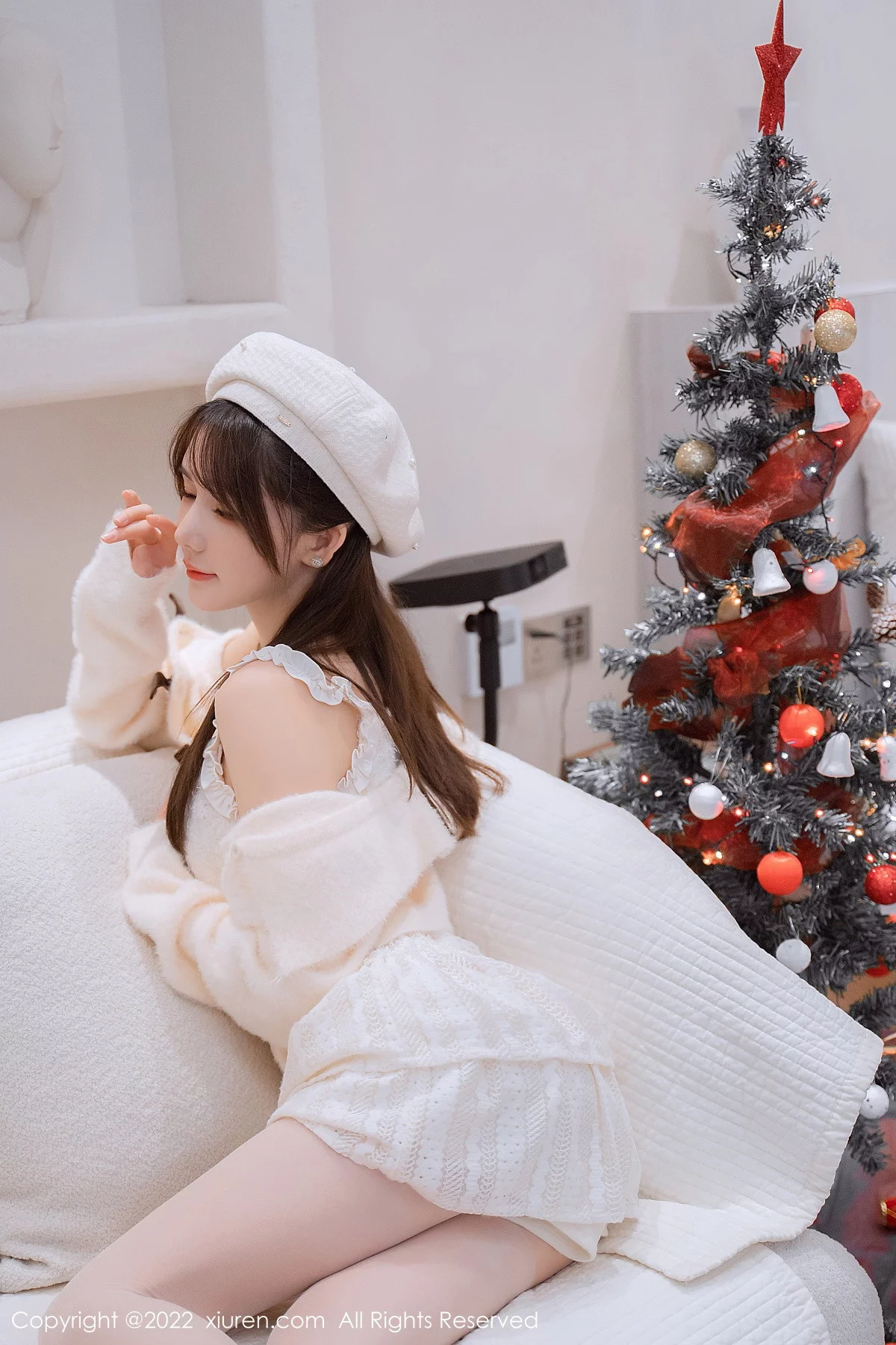 [[XiuRen秀人网]秀人网]No.6025_模特婠婠么性感白色毛线上衣配白短裙秀曼妙身姿完美诱惑写真68P