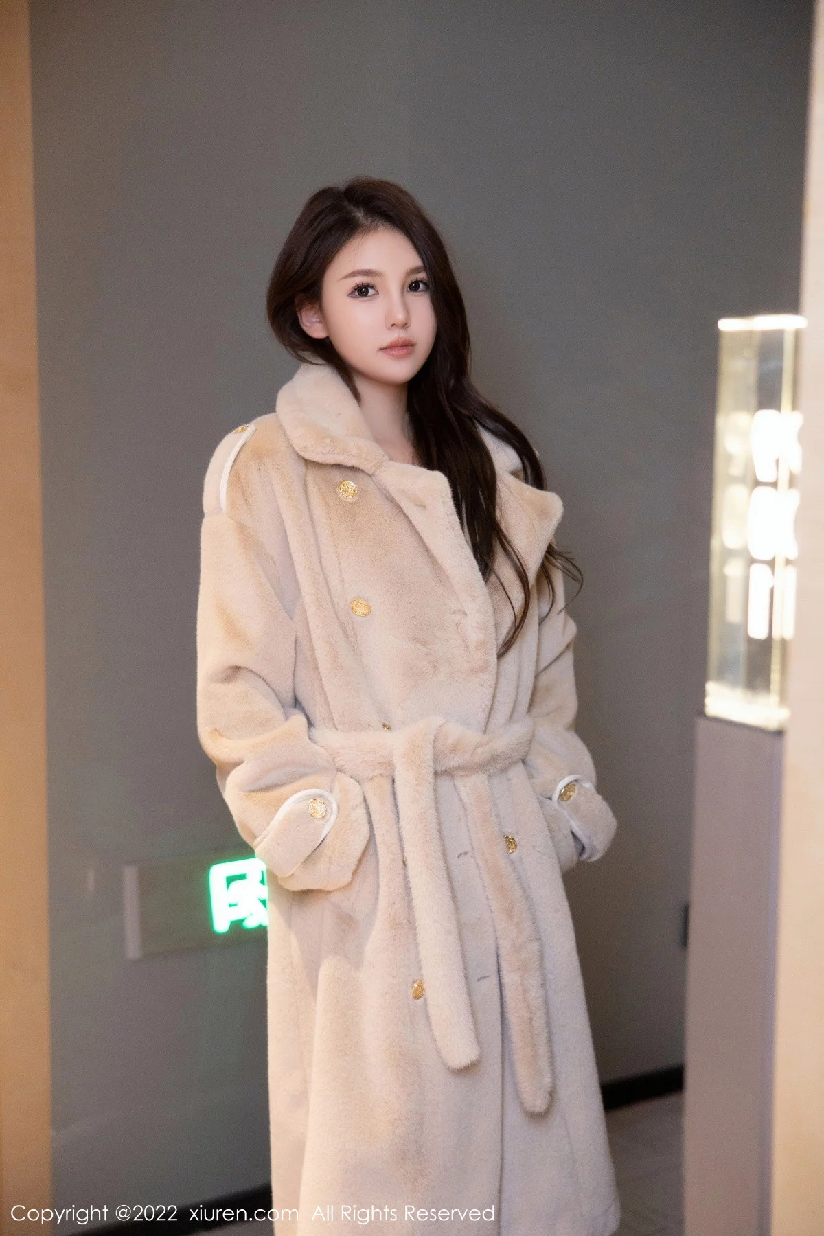 [[XiuRen秀人网]秀人网]No.6023_模特美羊羊私房半脱露性感玫红色蕾丝内衣秀丰腴身姿诱惑写真72P