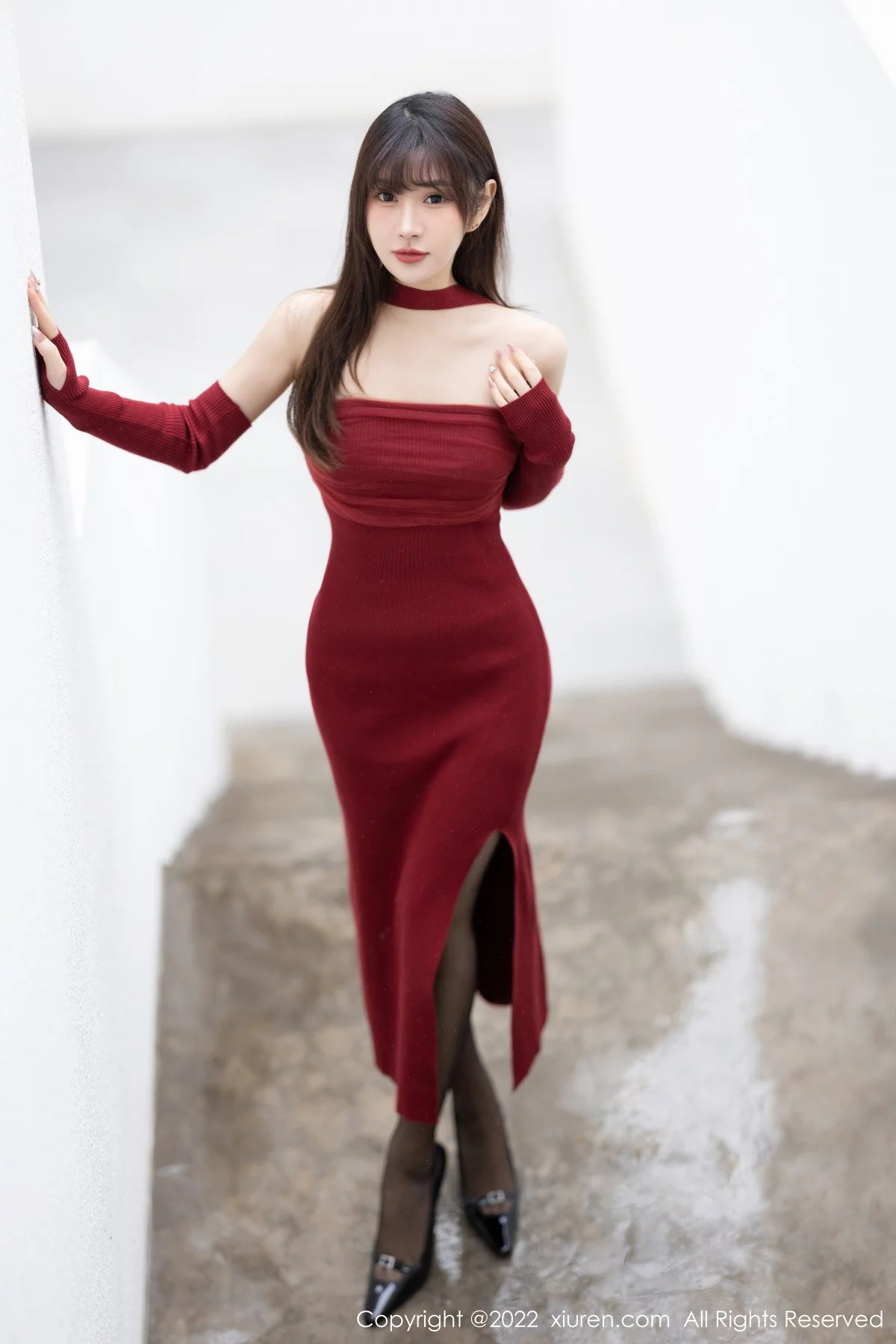 [[XiuRen秀人网]秀人网]No.6027_模特张欣欣私房性感红色露肩长裙+淡粉色吊带睡裙撩人诱惑写真82P