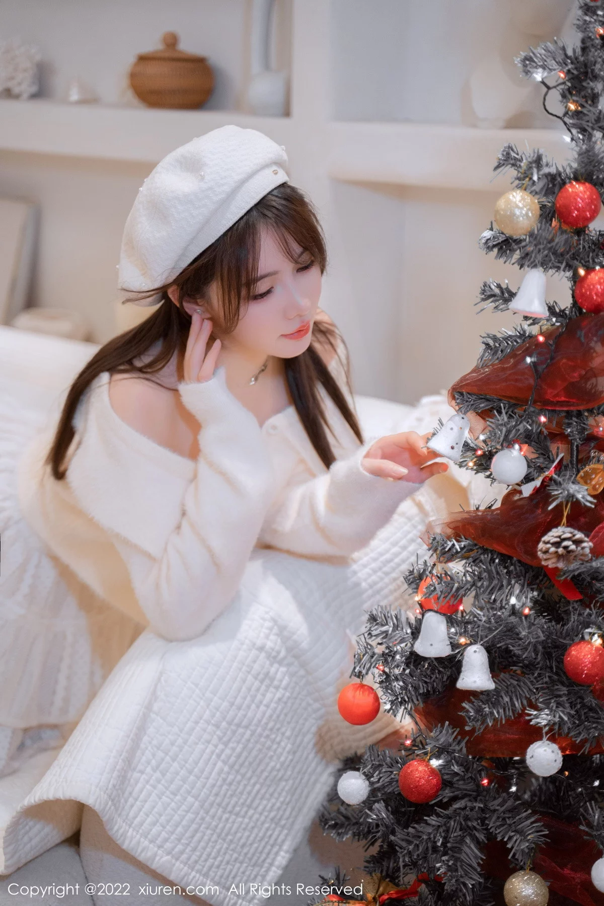 [[XiuRen秀人网]秀人网]No.6025_模特婠婠么性感白色毛线上衣配白短裙秀曼妙身姿完美诱惑写真68P