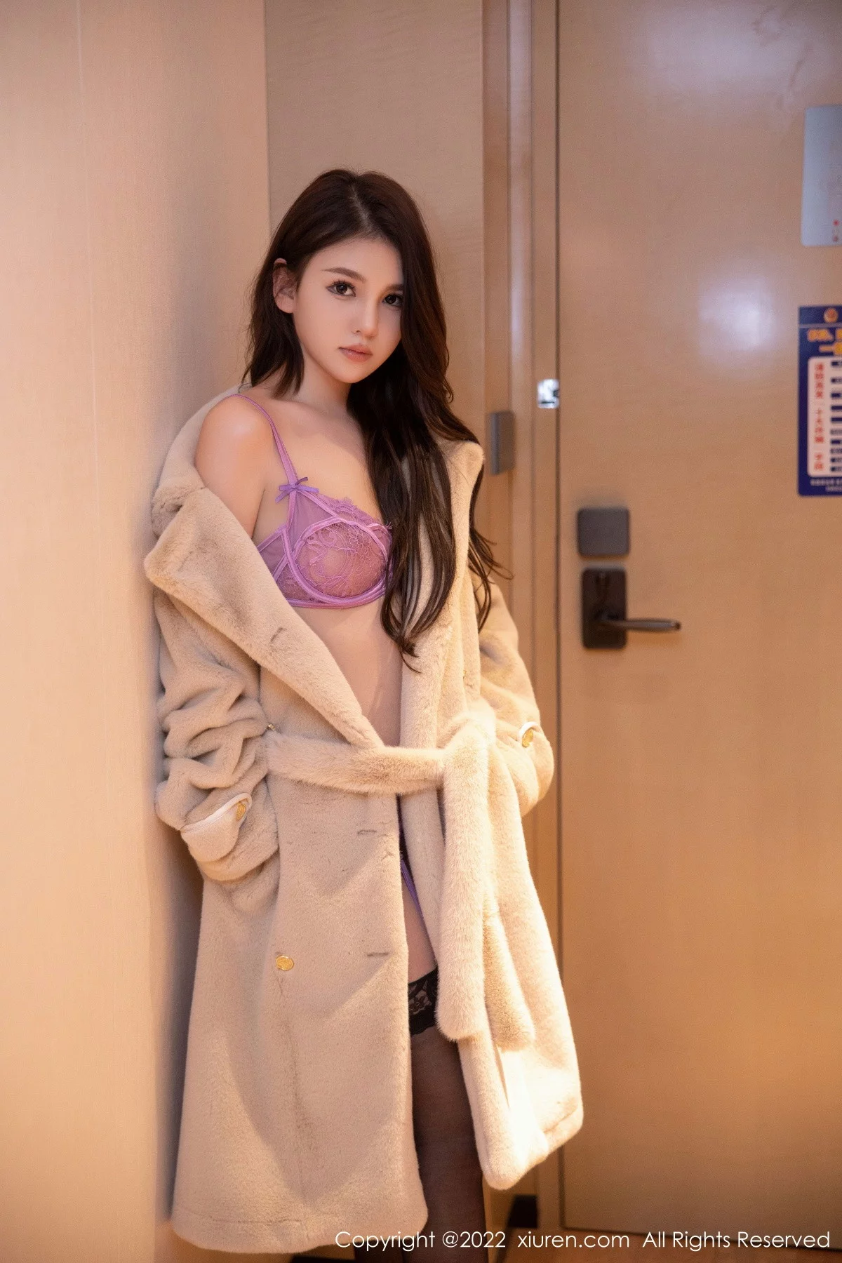 [[XiuRen秀人网]秀人网]No.6023_模特美羊羊私房半脱露性感玫红色蕾丝内衣秀丰腴身姿诱惑写真72P